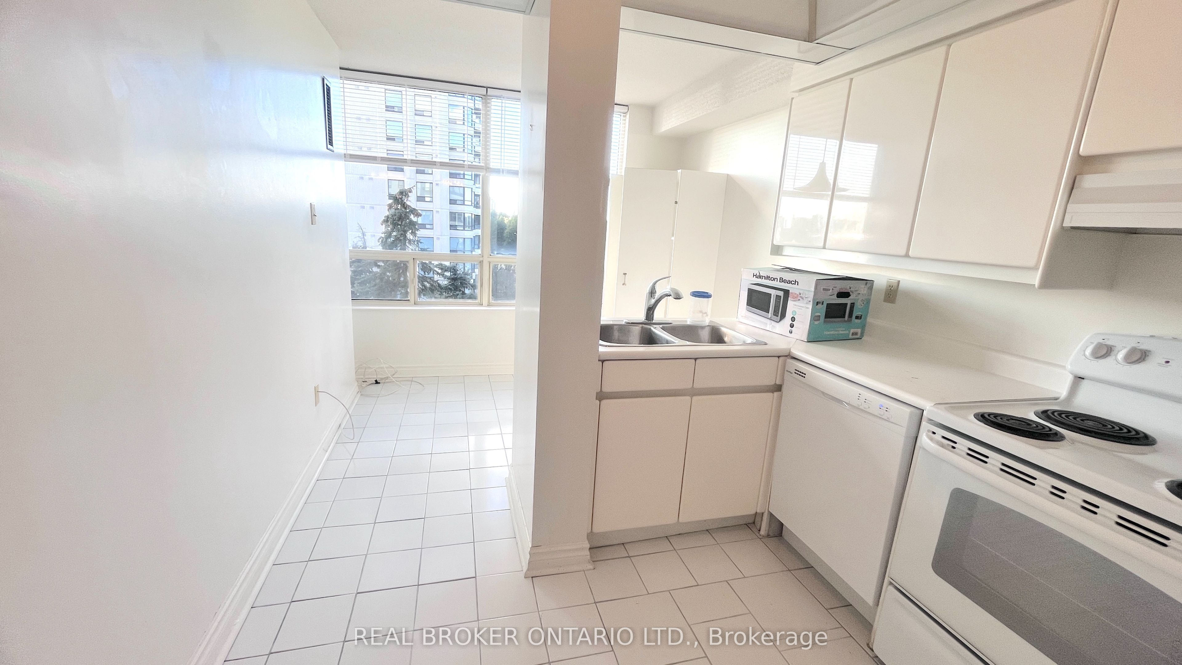 333 Clark Avenue W 509 Property Photo 9