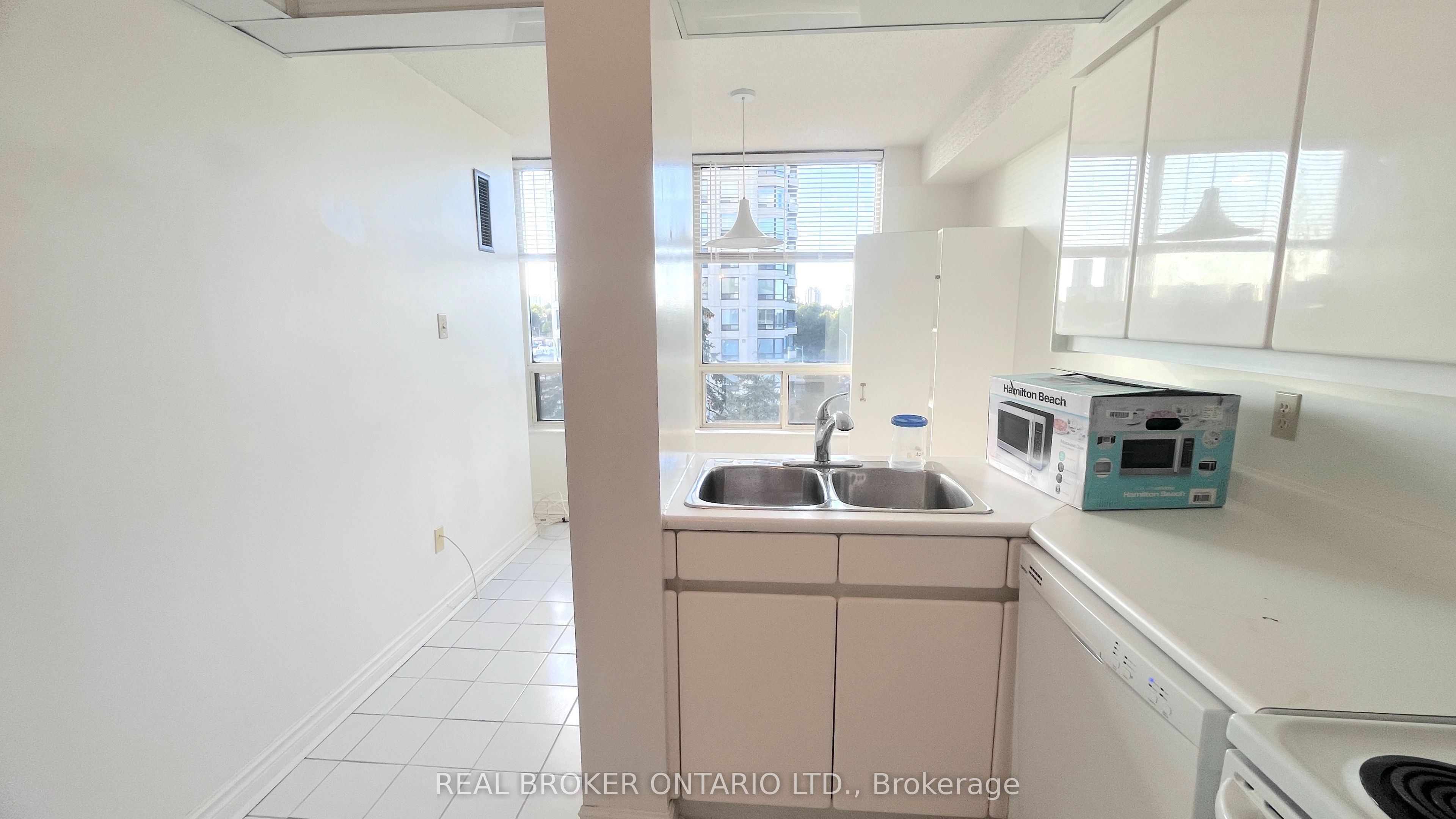 333 Clark Avenue W 509 Property Photo 11