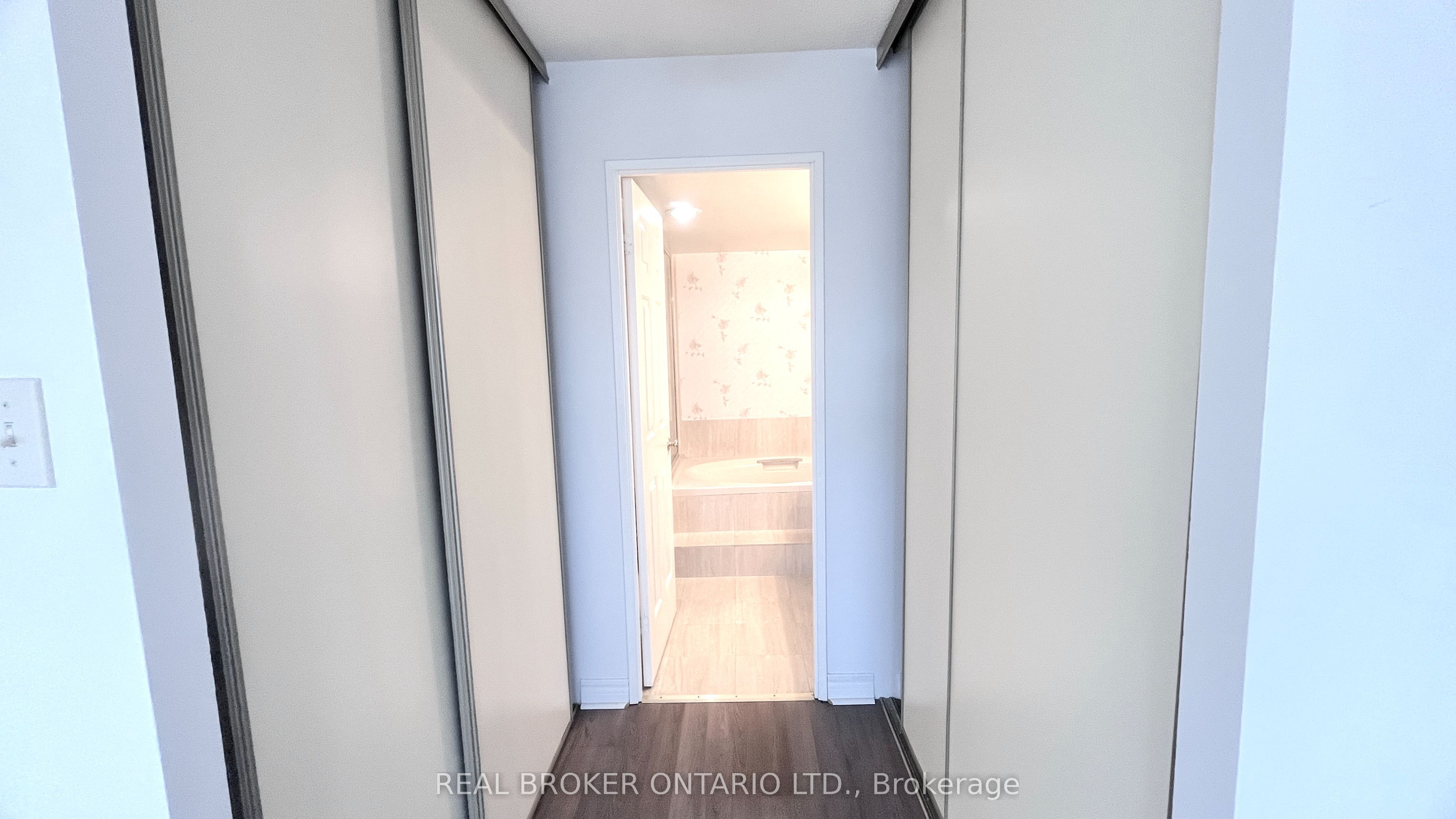 333 Clark Avenue W 509 Property Photo 15