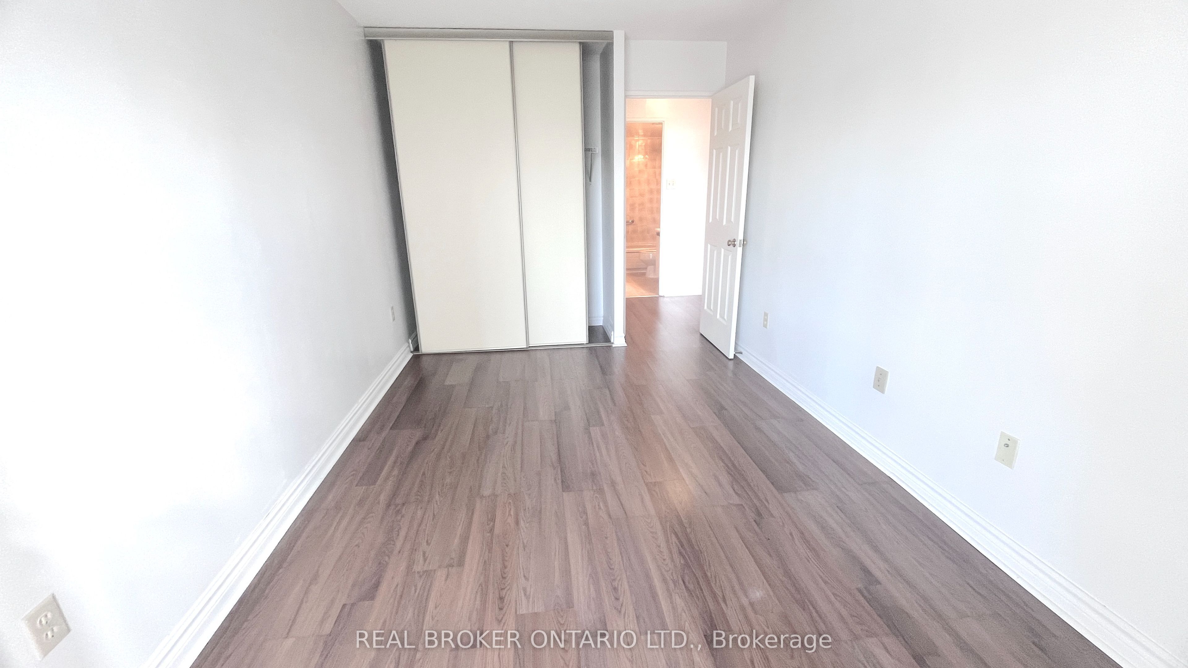 333 Clark Avenue W 509 Property Photo 17
