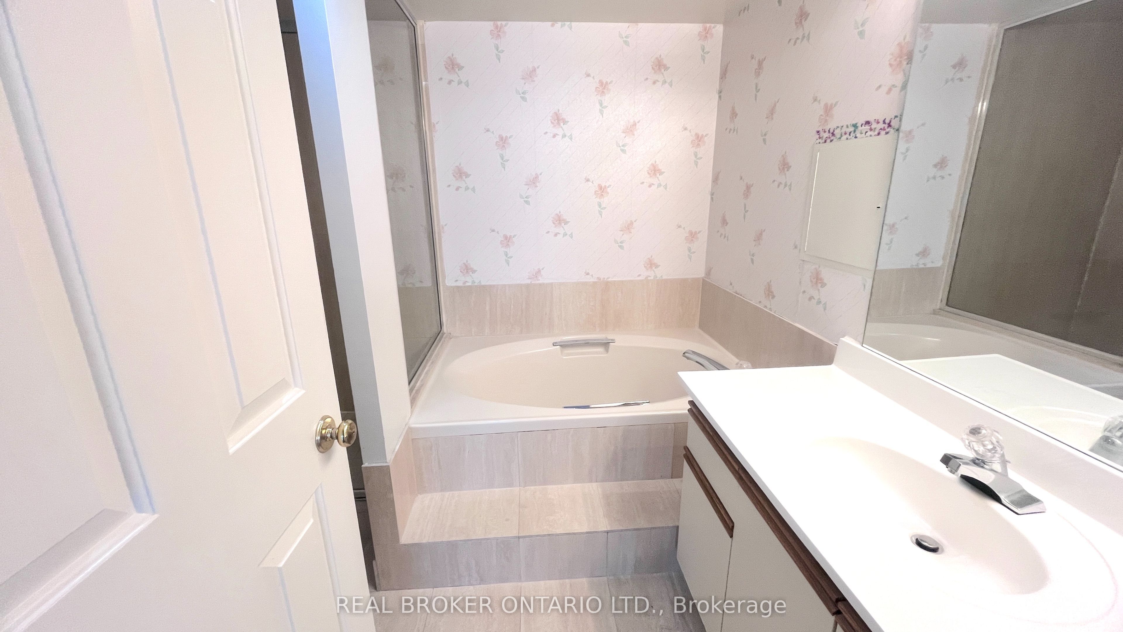 333 Clark Avenue W 509 Property Photo 22