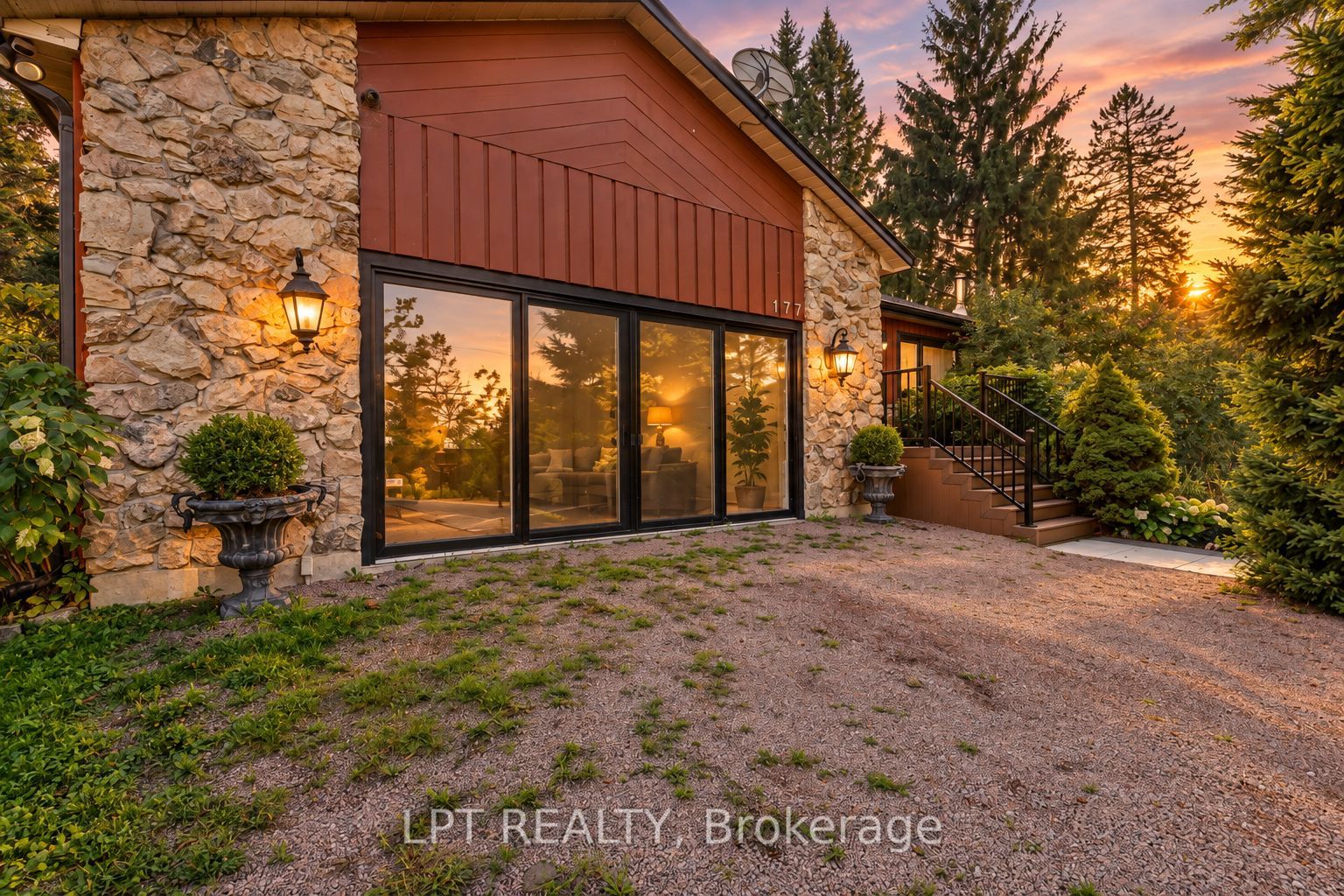 177 Hedge Road Property Photo 2