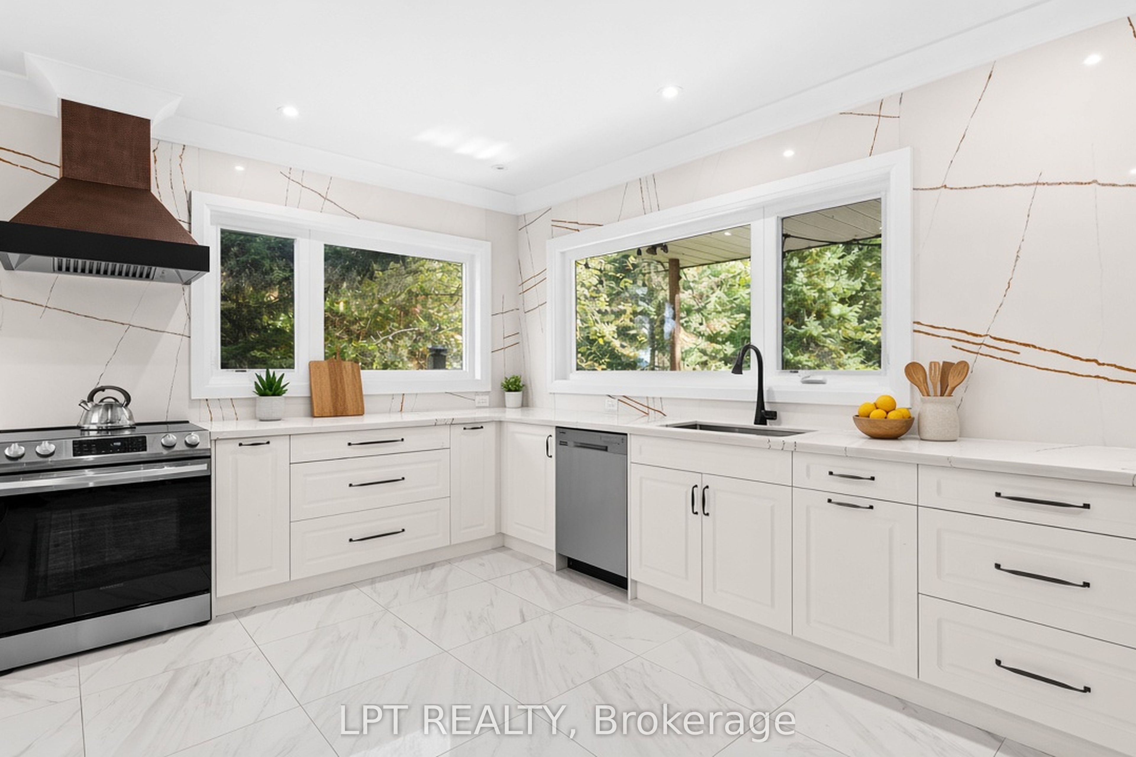177 Hedge Road Property Photo 11