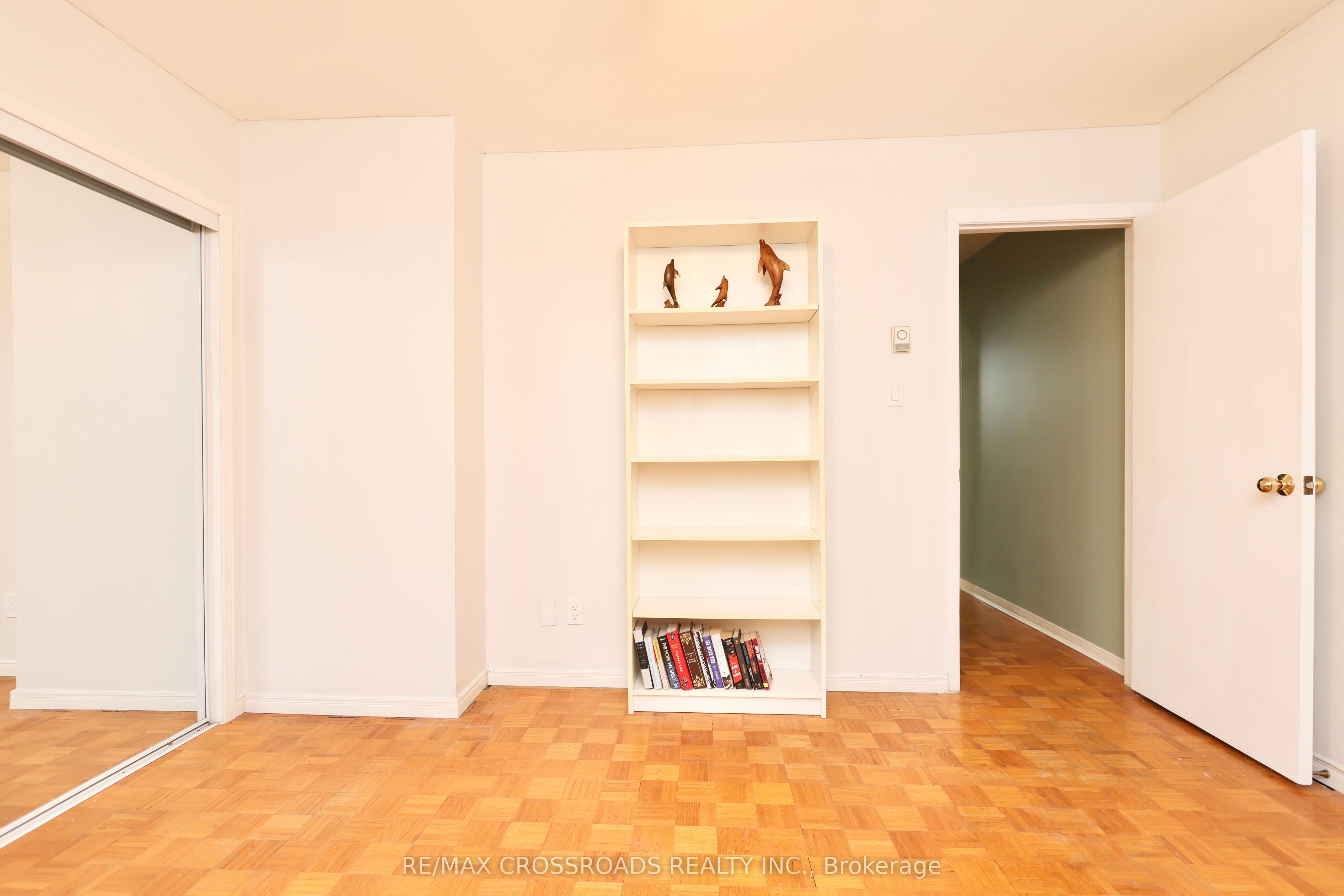 118 Wales Avenue Property Photo 10