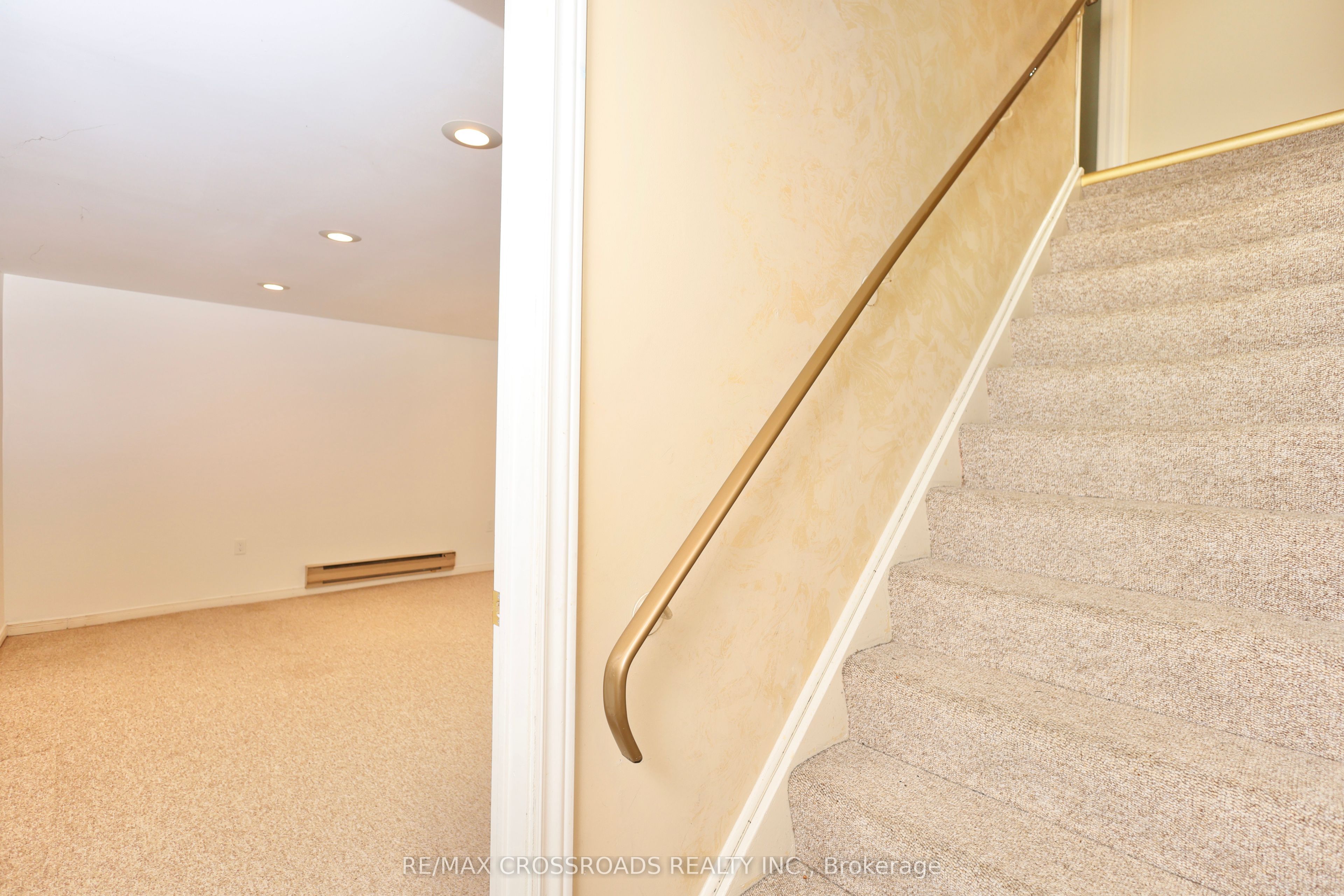 118 Wales Avenue Property Photo 18