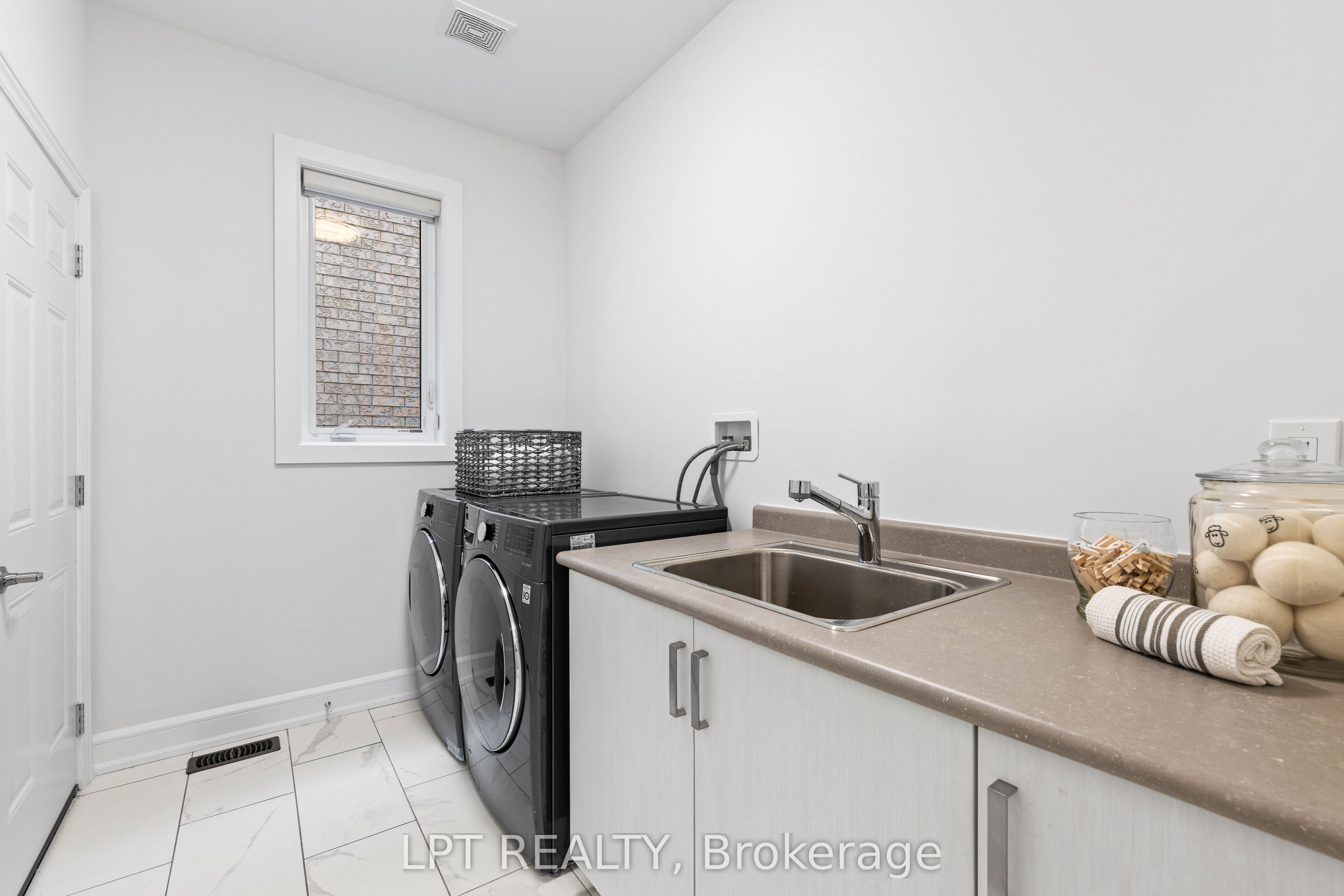 90 Keatley Drive Property Photo 7