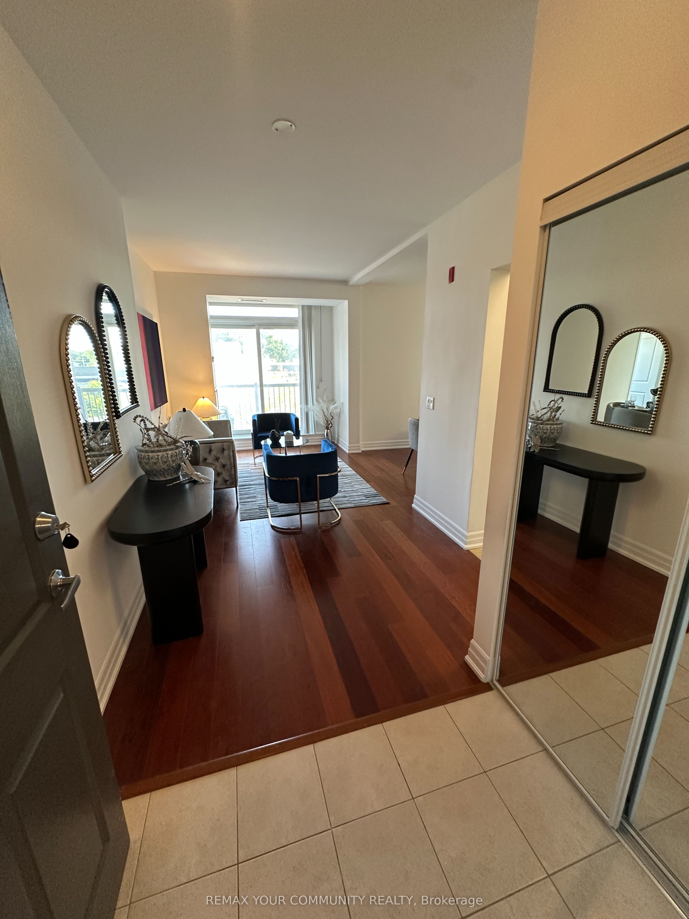 15450 Yonge Street 205 Property Photo 3