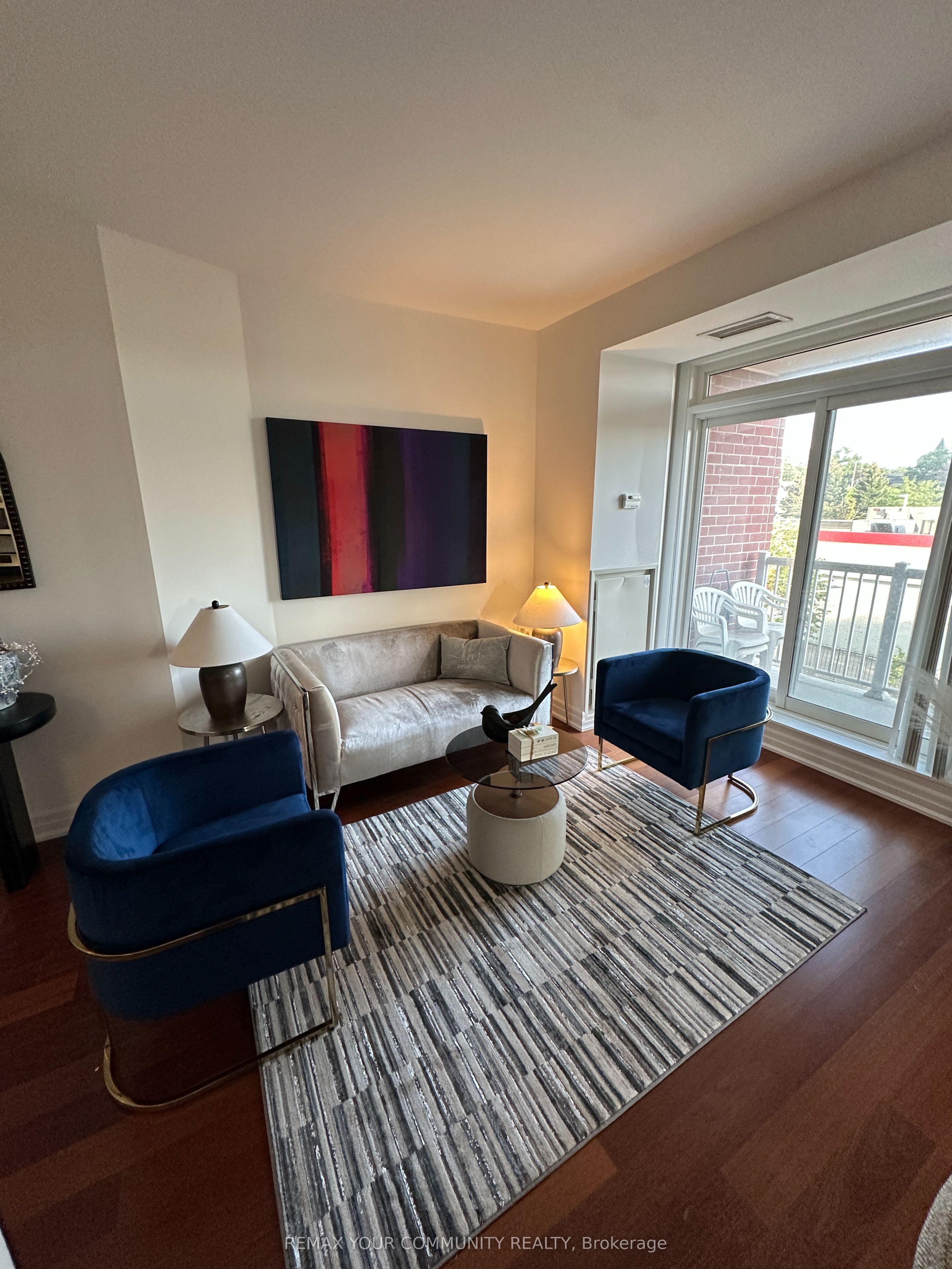 15450 Yonge Street 205 Property Photo 5