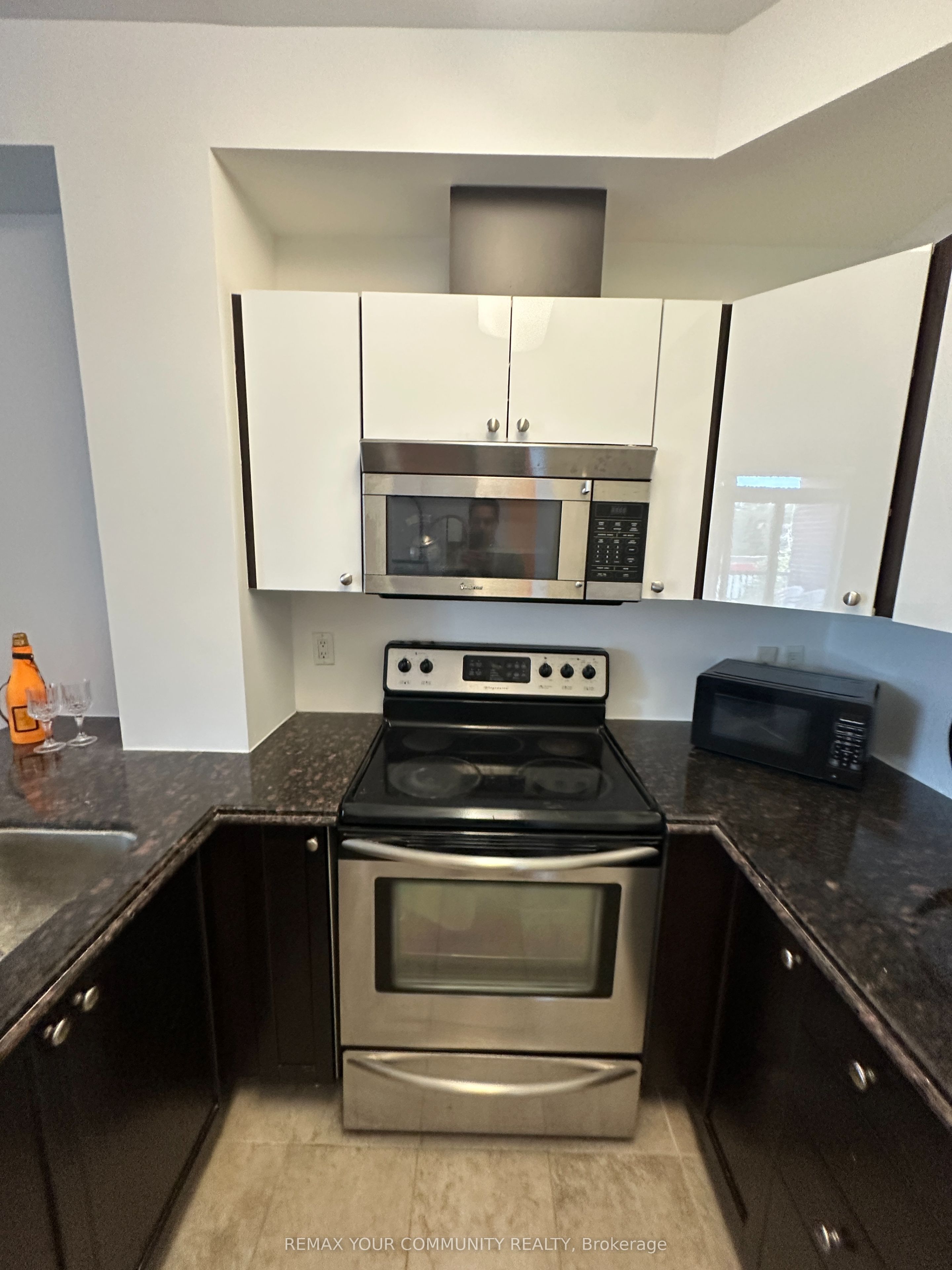 15450 Yonge Street 205 Property Photo 9