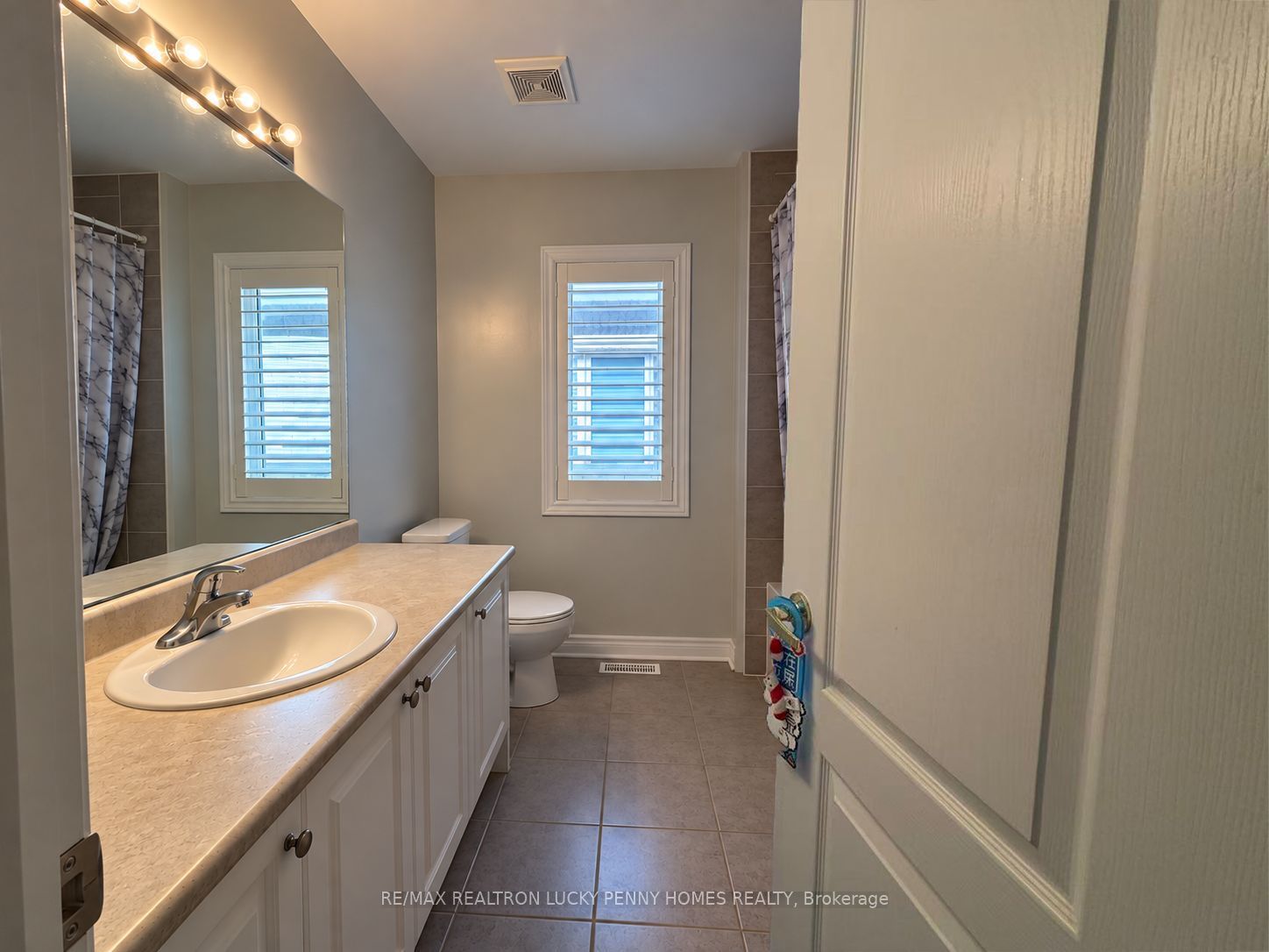 83 Yakefarm Boulevard Property Photo 10