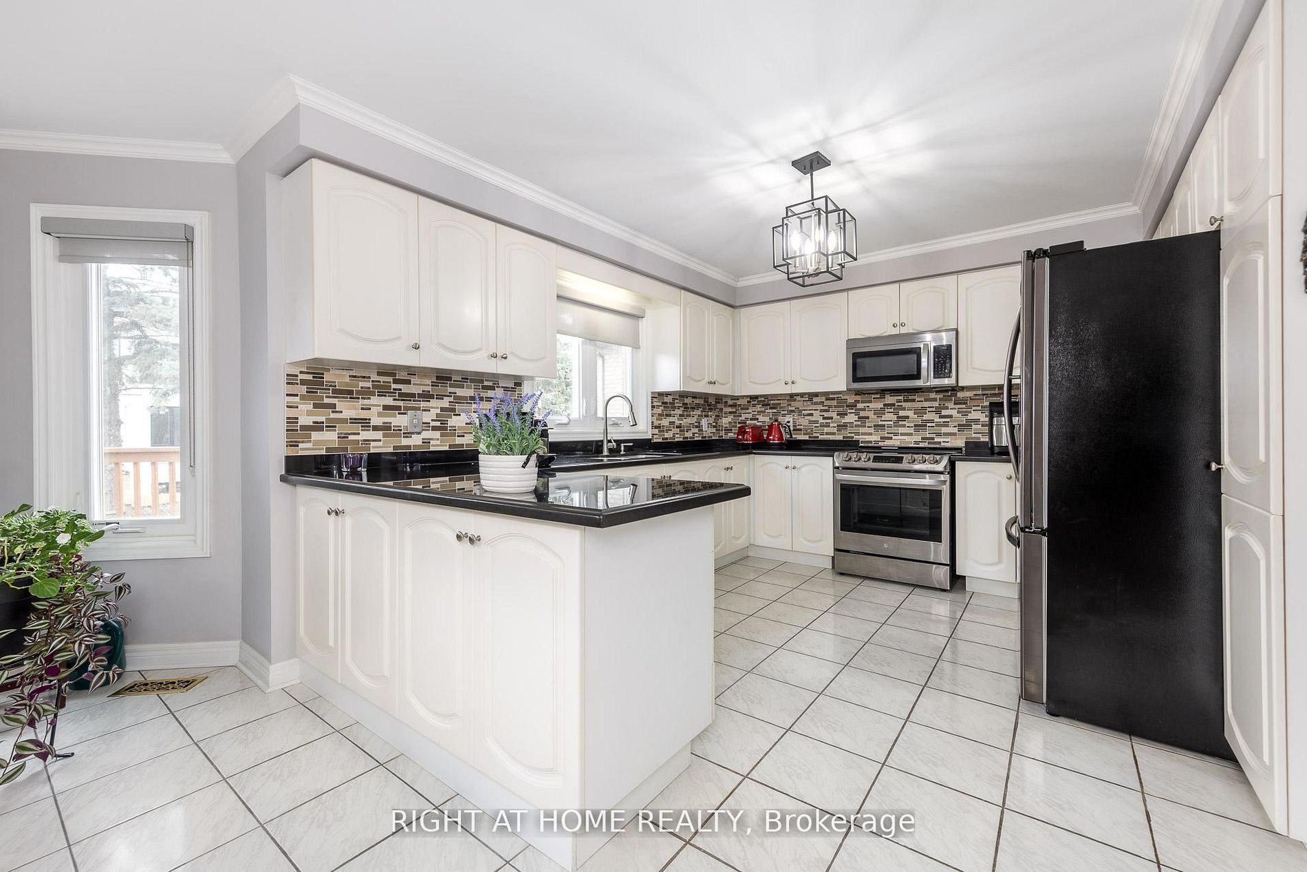 27 Addison Street Property Photo 17