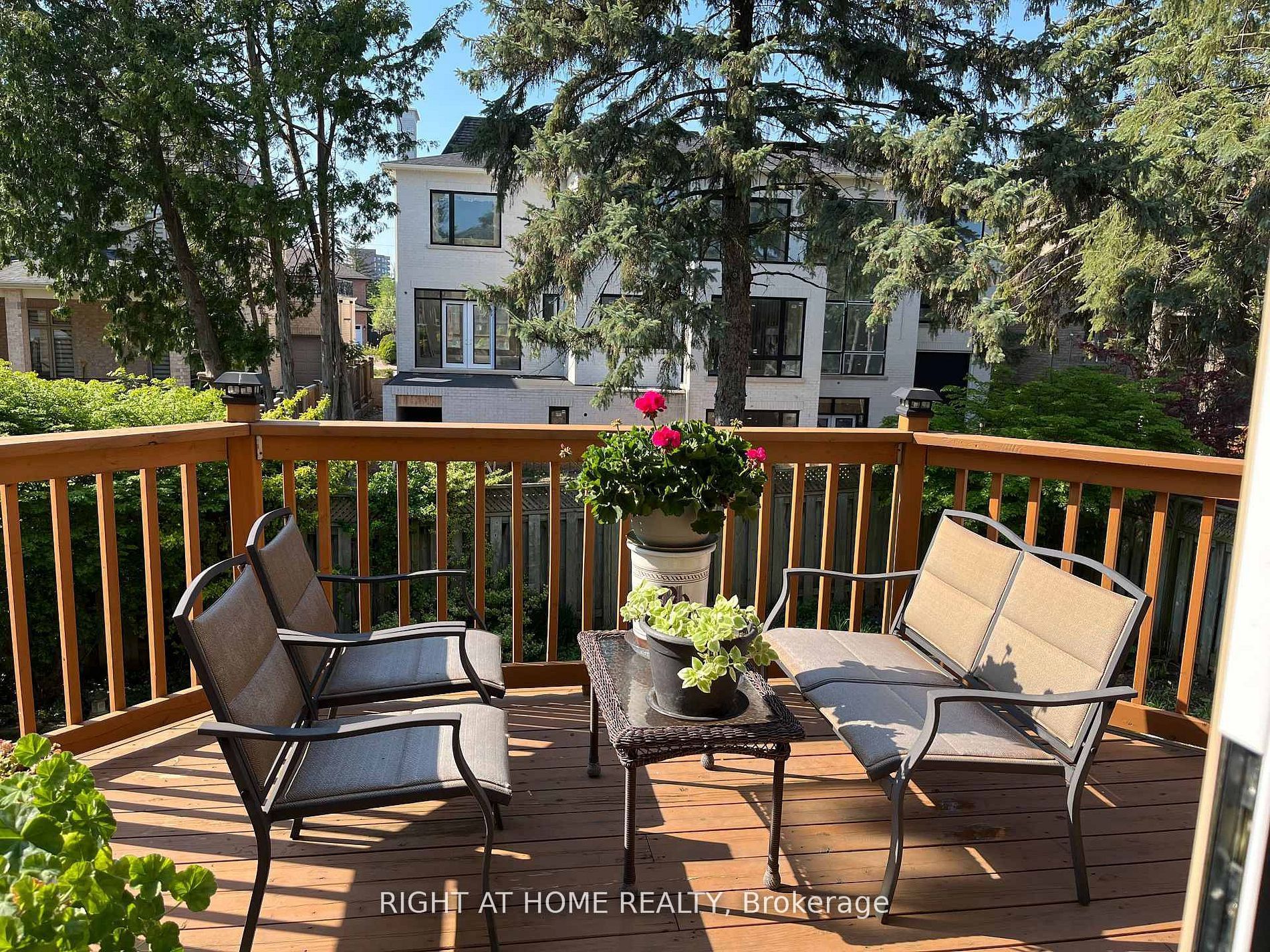 27 Addison Street Property Photo 21