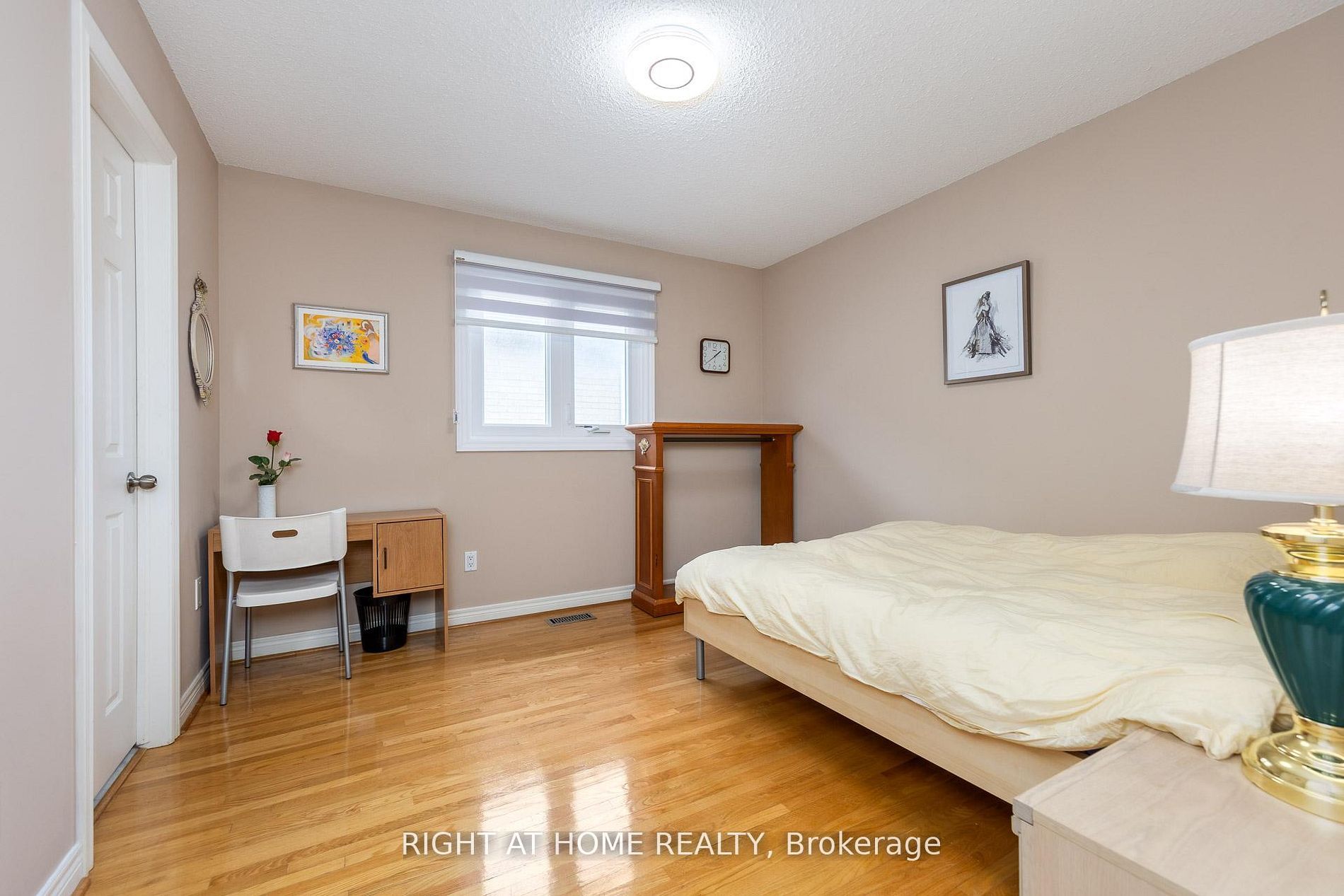 27 Addison Street Property Photo 33