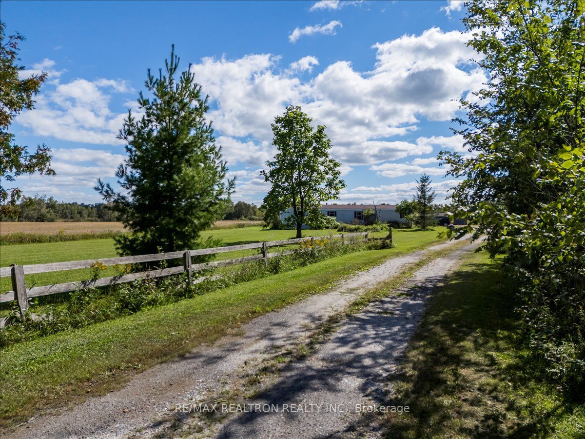 2755 4th Line Property Photo 1
