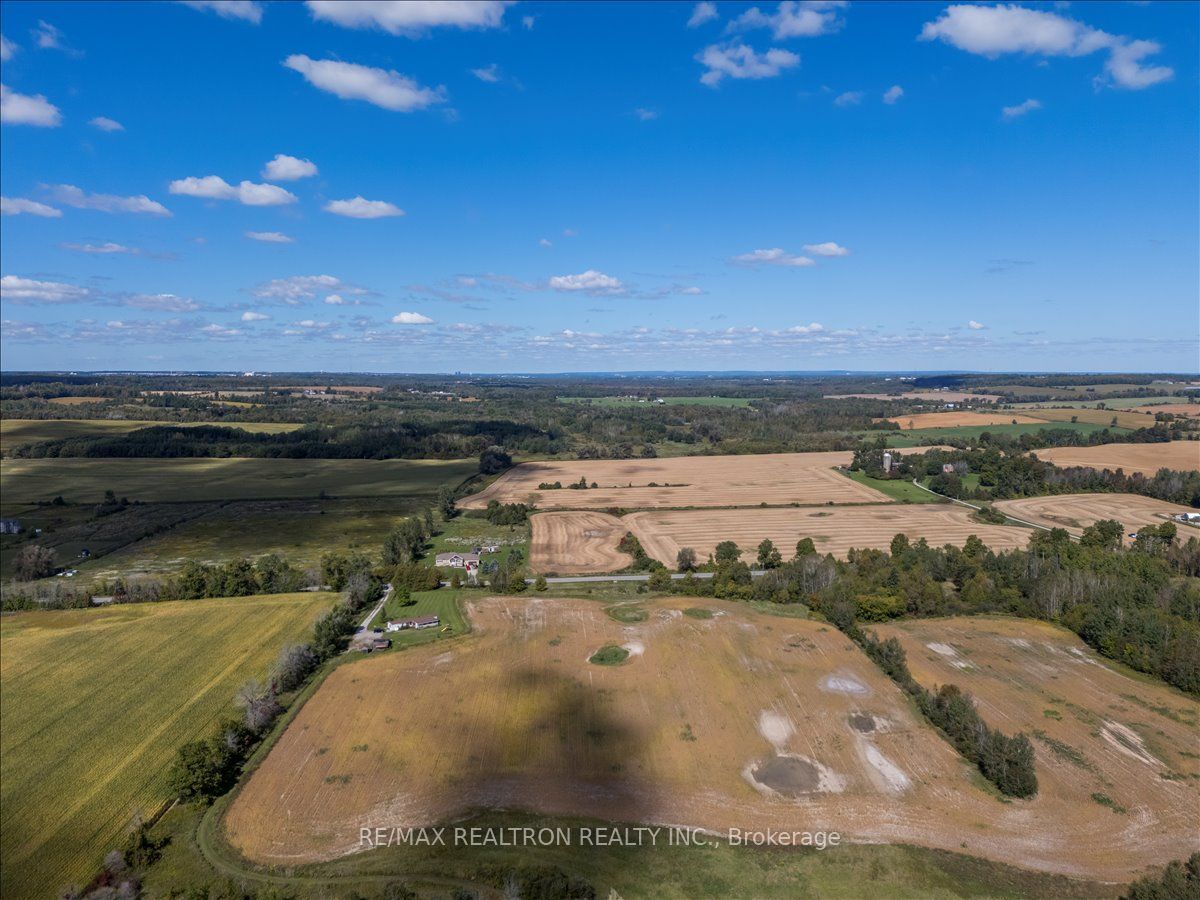 2755 4th Line Property Photo 7