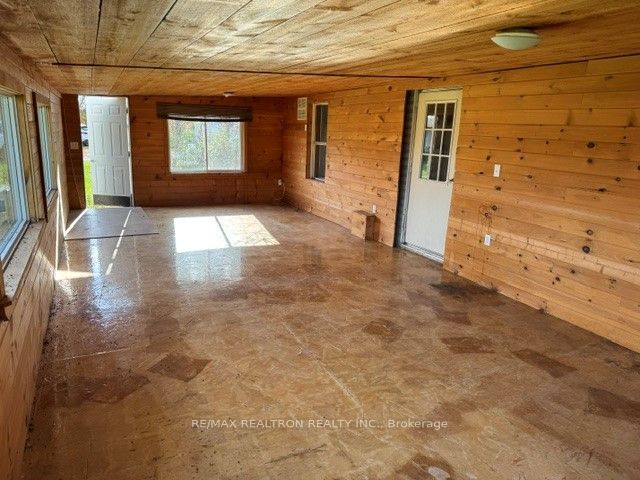 2755 4th Line Property Photo 23