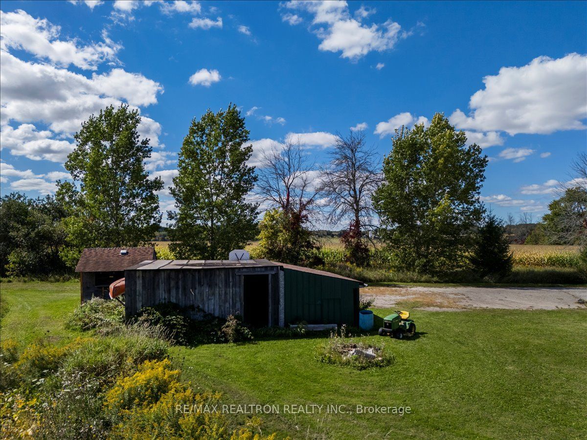 2755 4th Line Property Photo 28