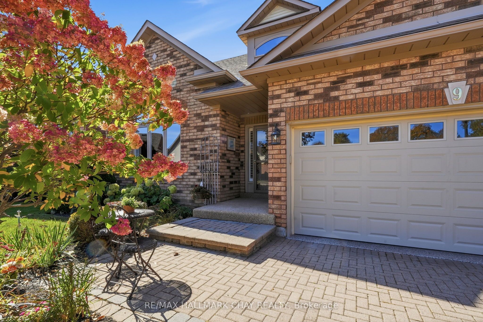 9 La Costa Court Property Photo 5