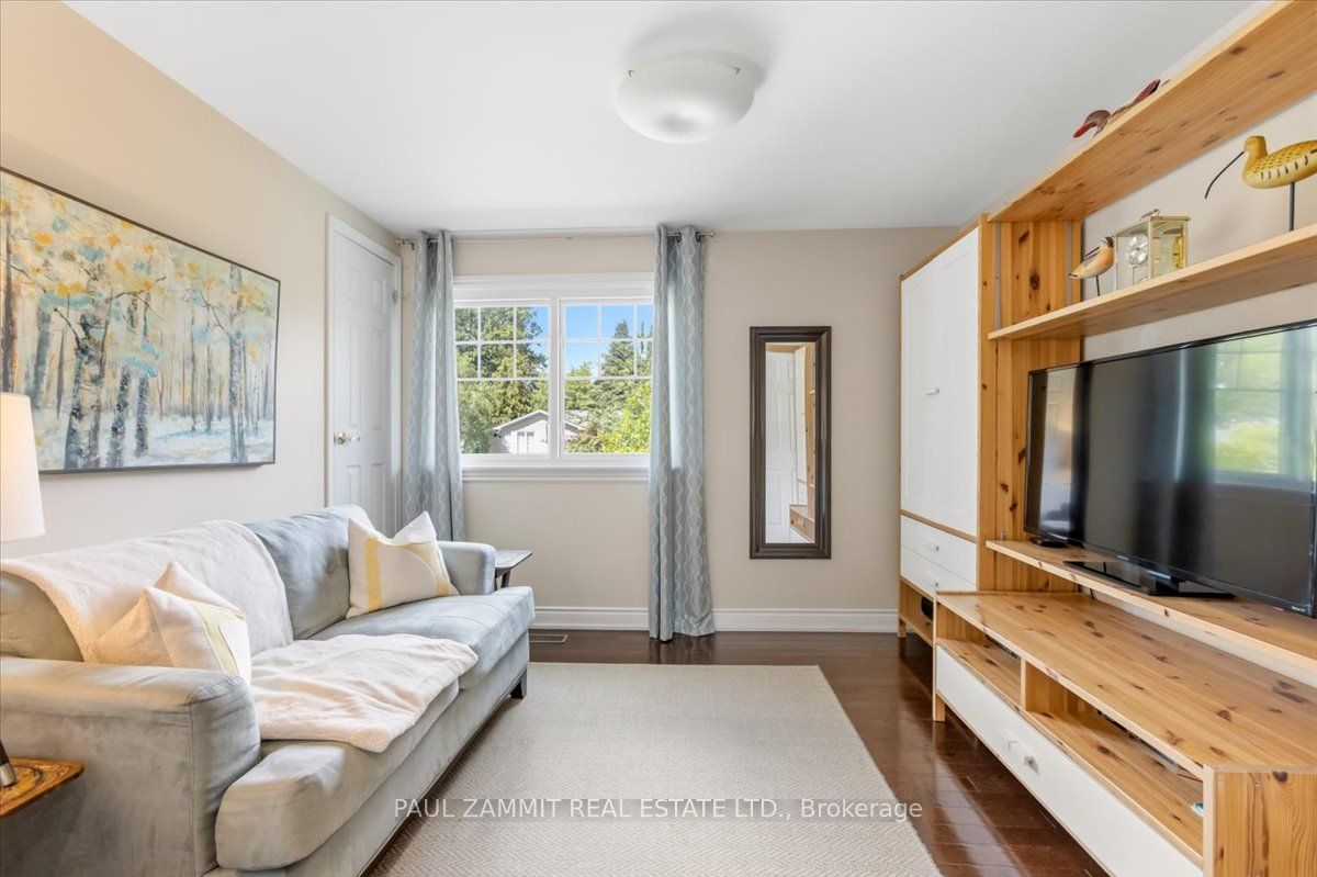 35 Almond Avenue Property Photo 27