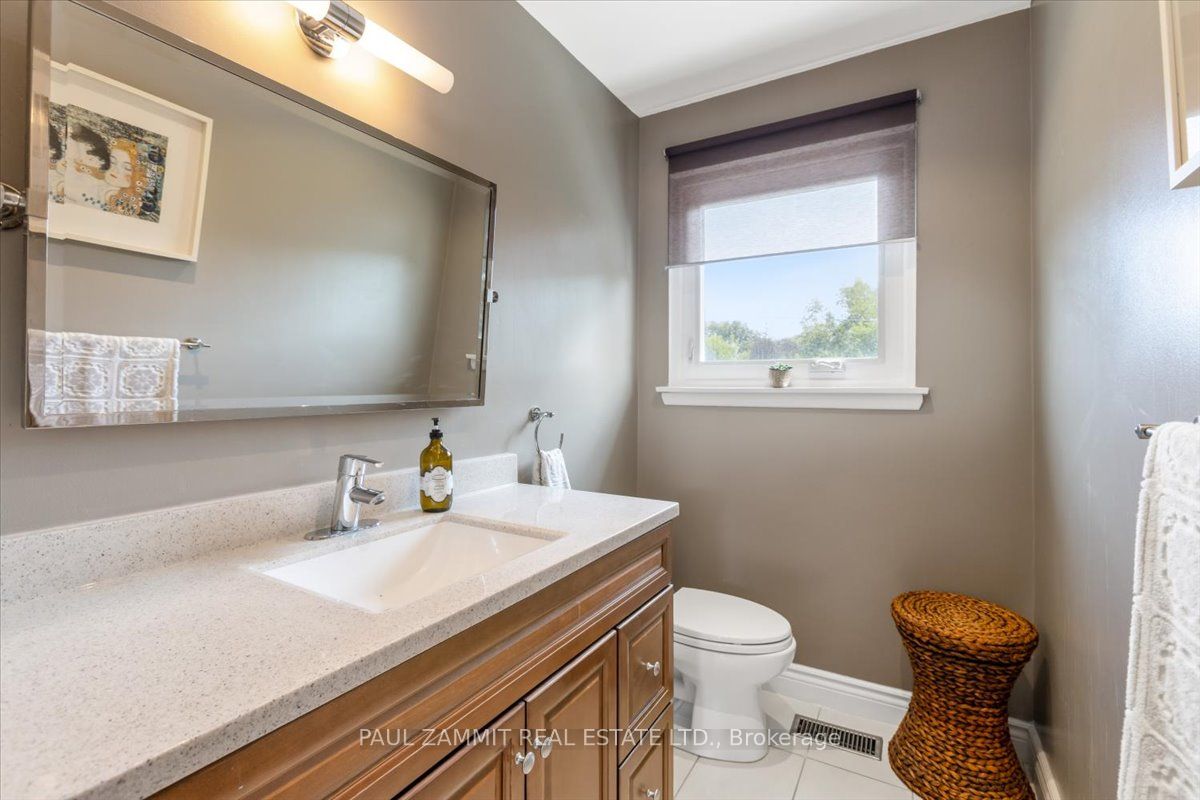 35 Almond Avenue Property Photo 31