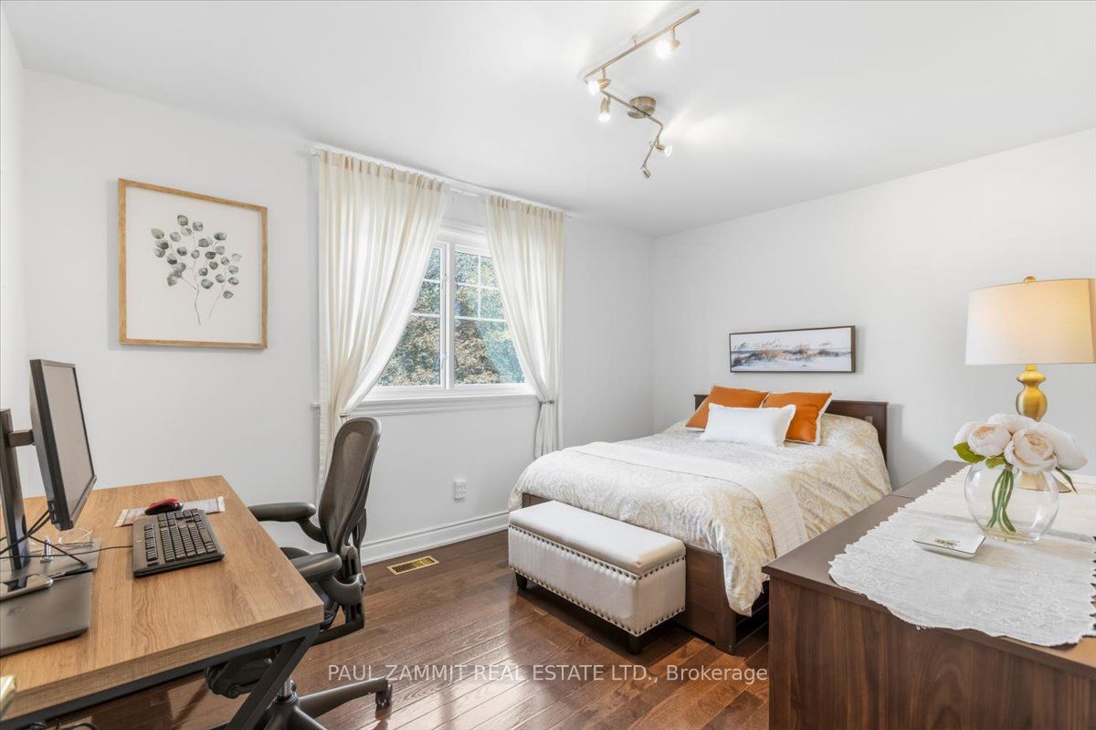 35 Almond Avenue Property Photo 32