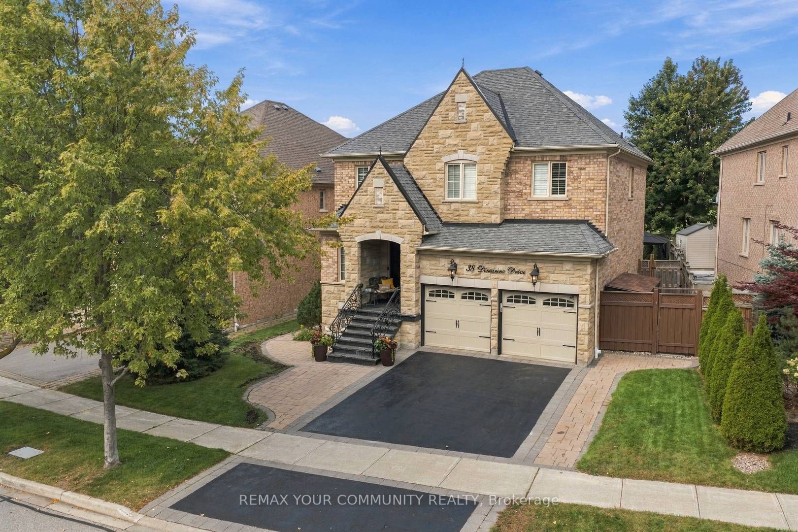38 Dimarino Drive Property Photo 1