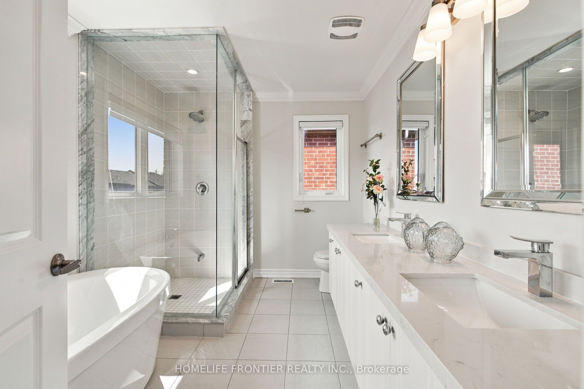1526 Farrow Crescent Property Photo 25