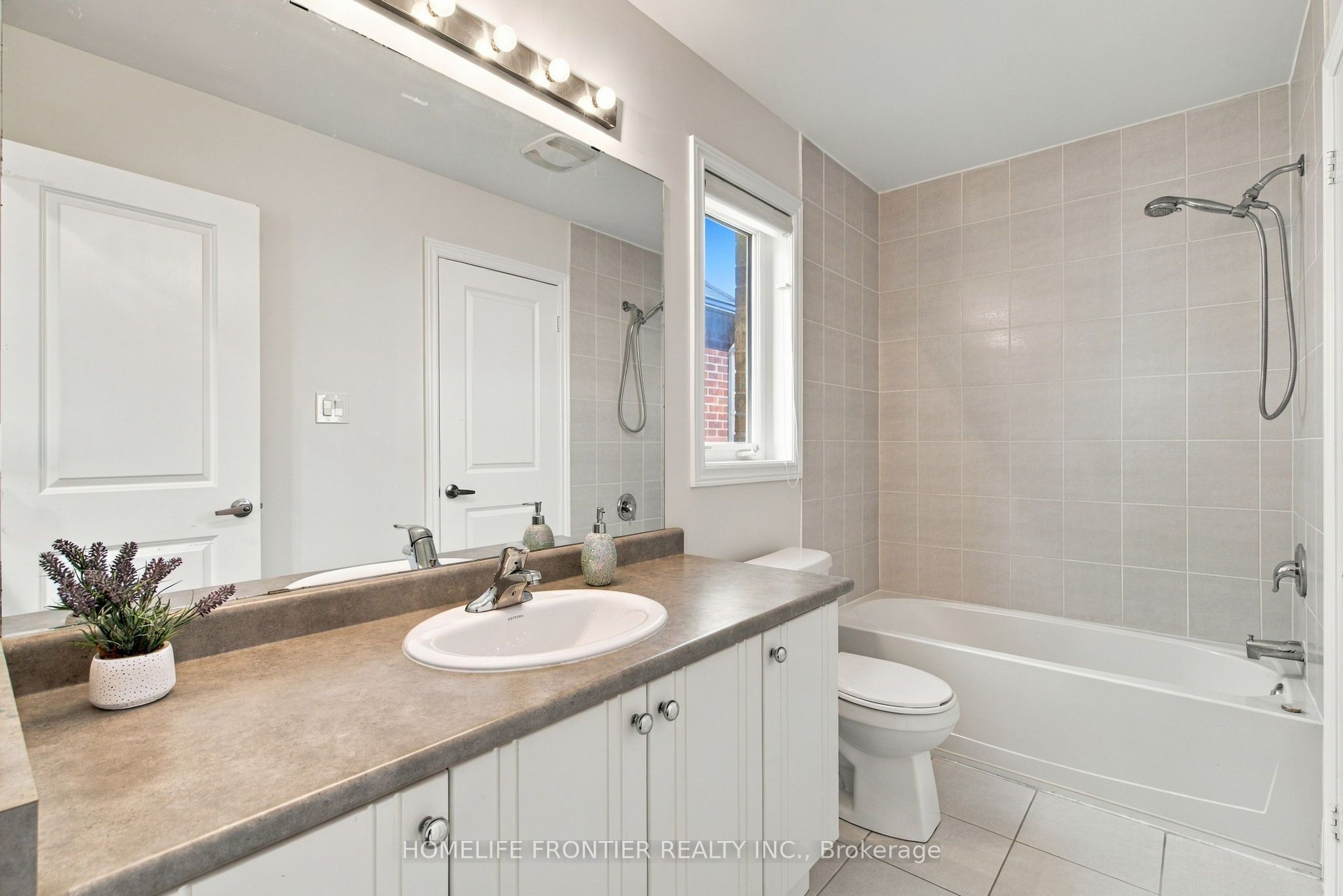 1526 Farrow Crescent Property Photo 31