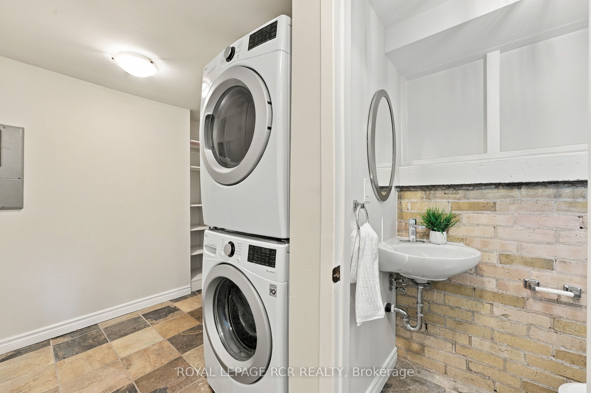 35 Metcalfe Street Property Photo 9