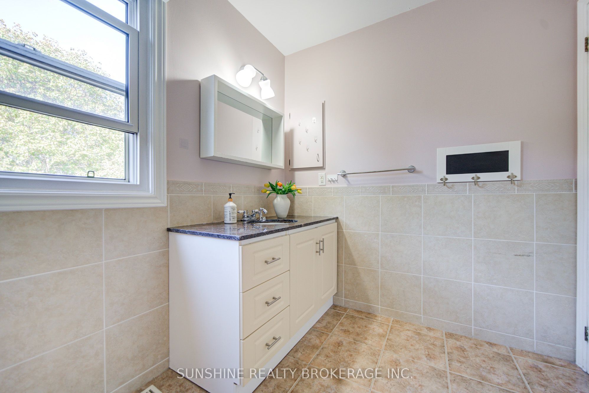 53 Vanessa Road Property Photo 28