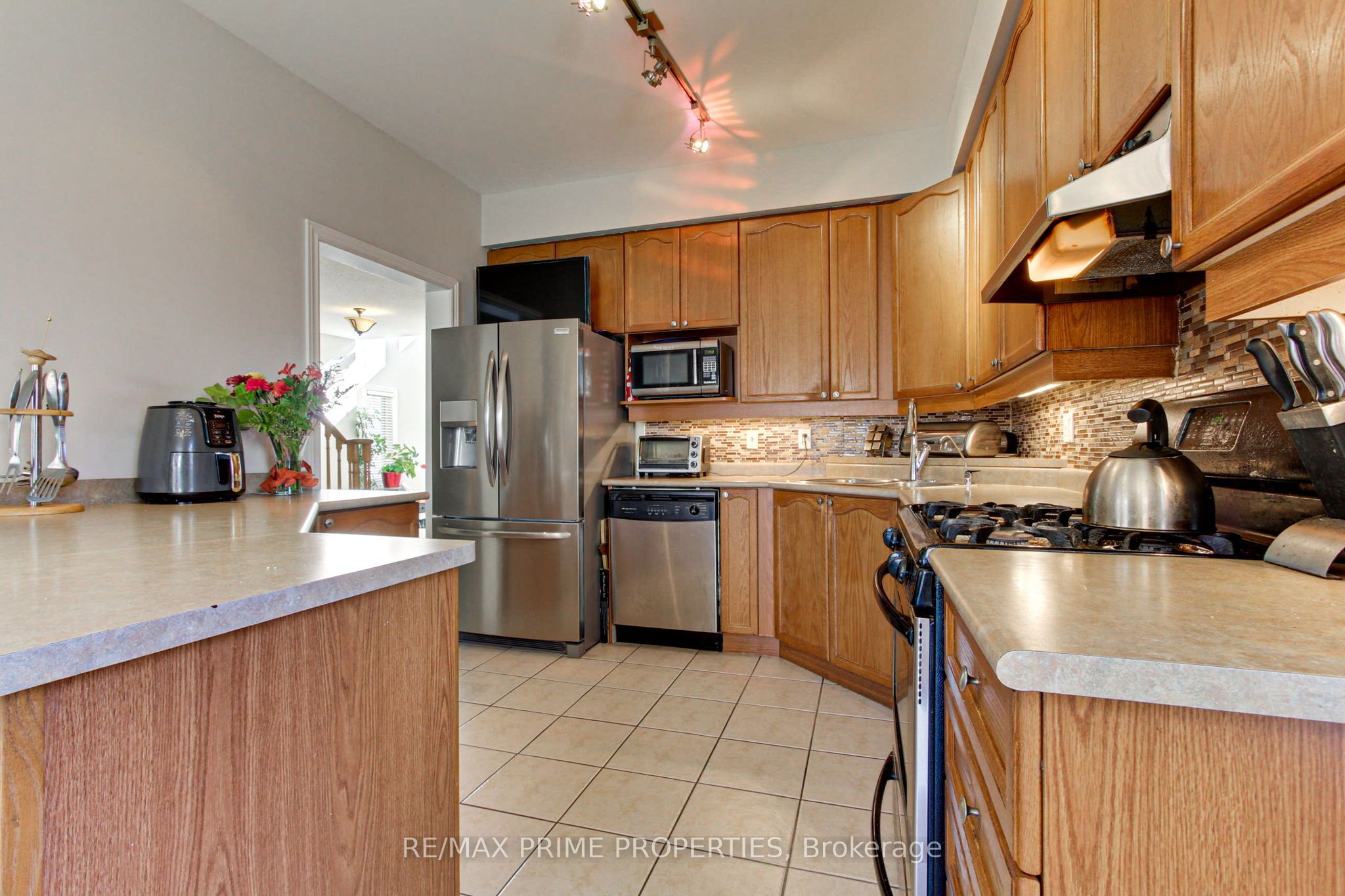 64 Ian Drive Property Photo 6
