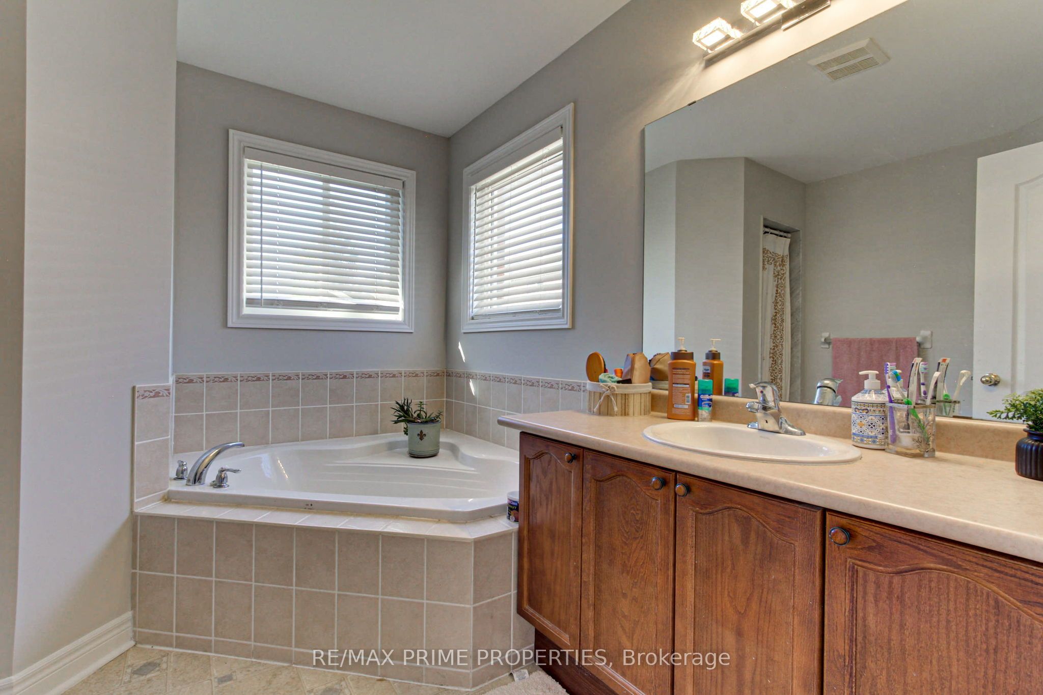 64 Ian Drive Property Photo 16