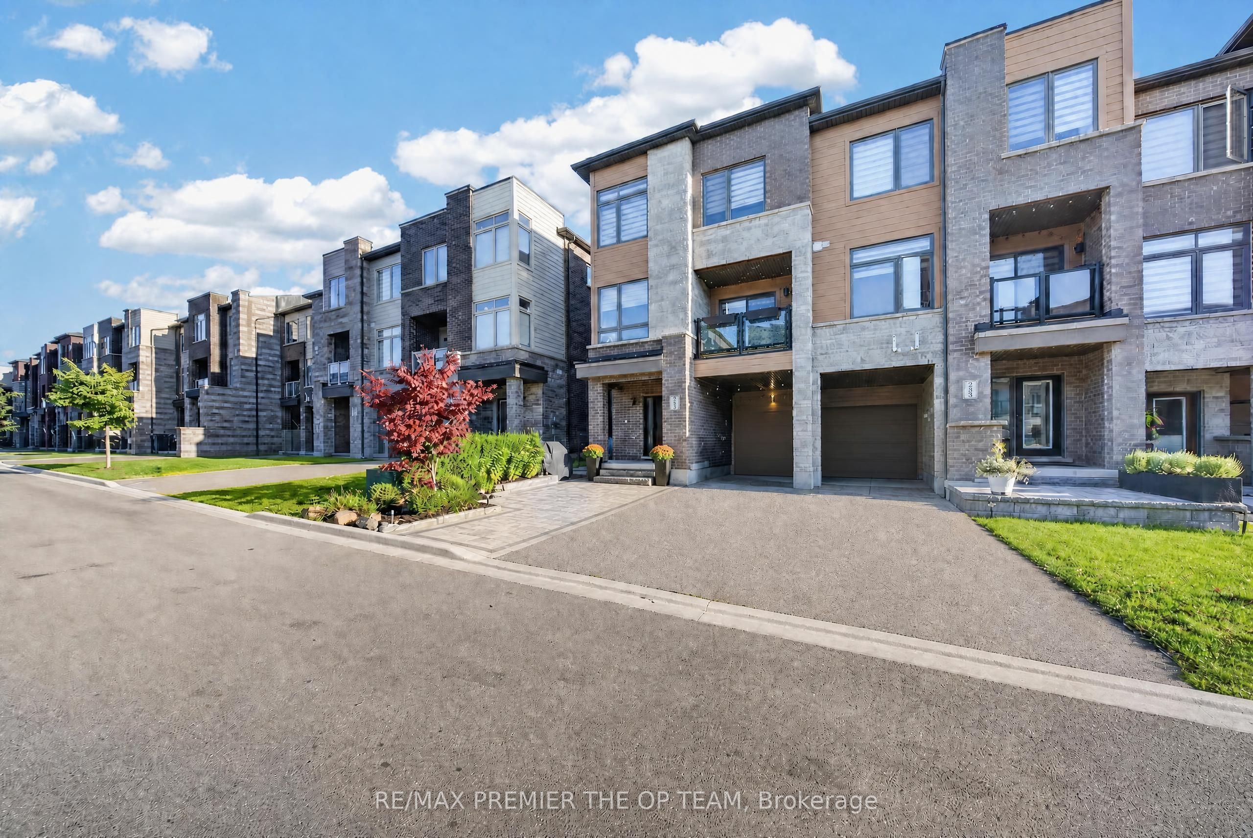 233 Vivant Street Property Photo 2