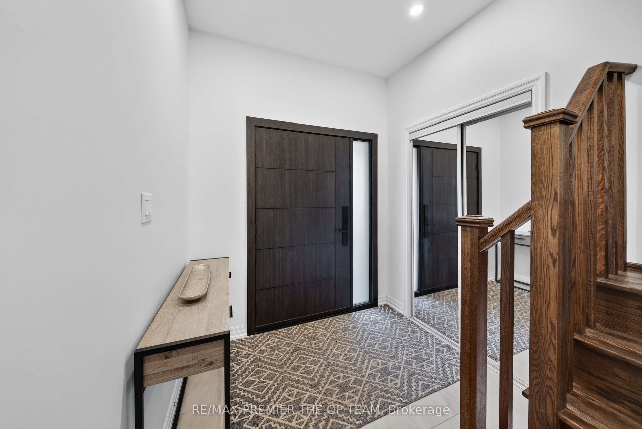 233 Vivant Street Property Photo 4