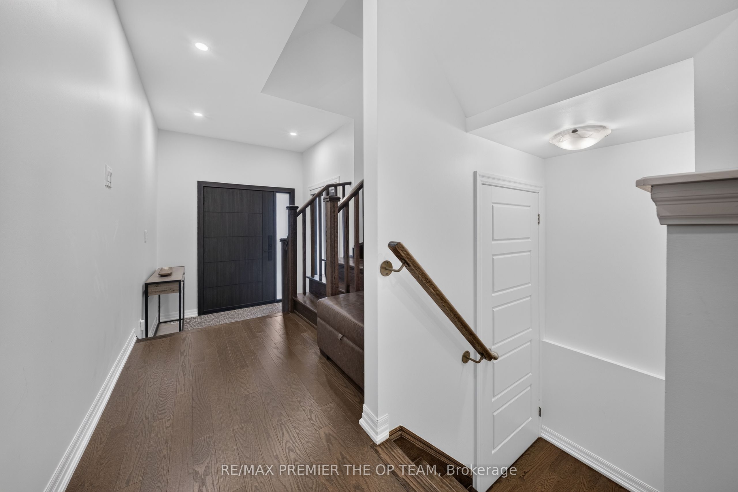 233 Vivant Street Property Photo 5