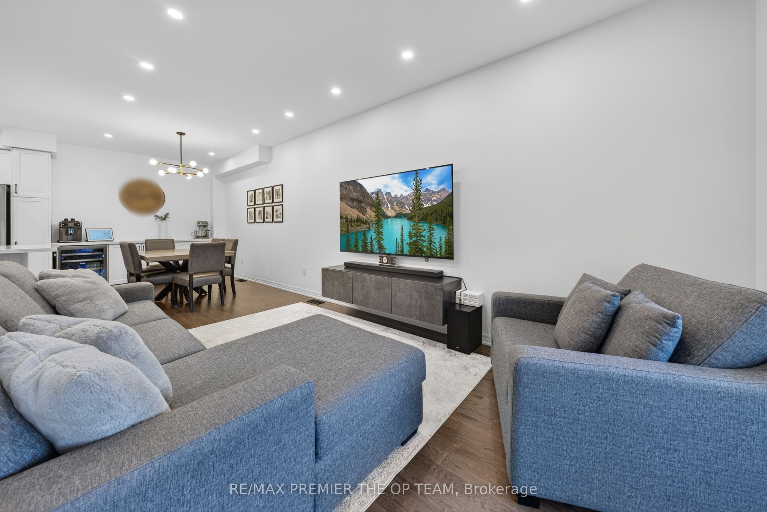 233 Vivant Street Property Photo 9