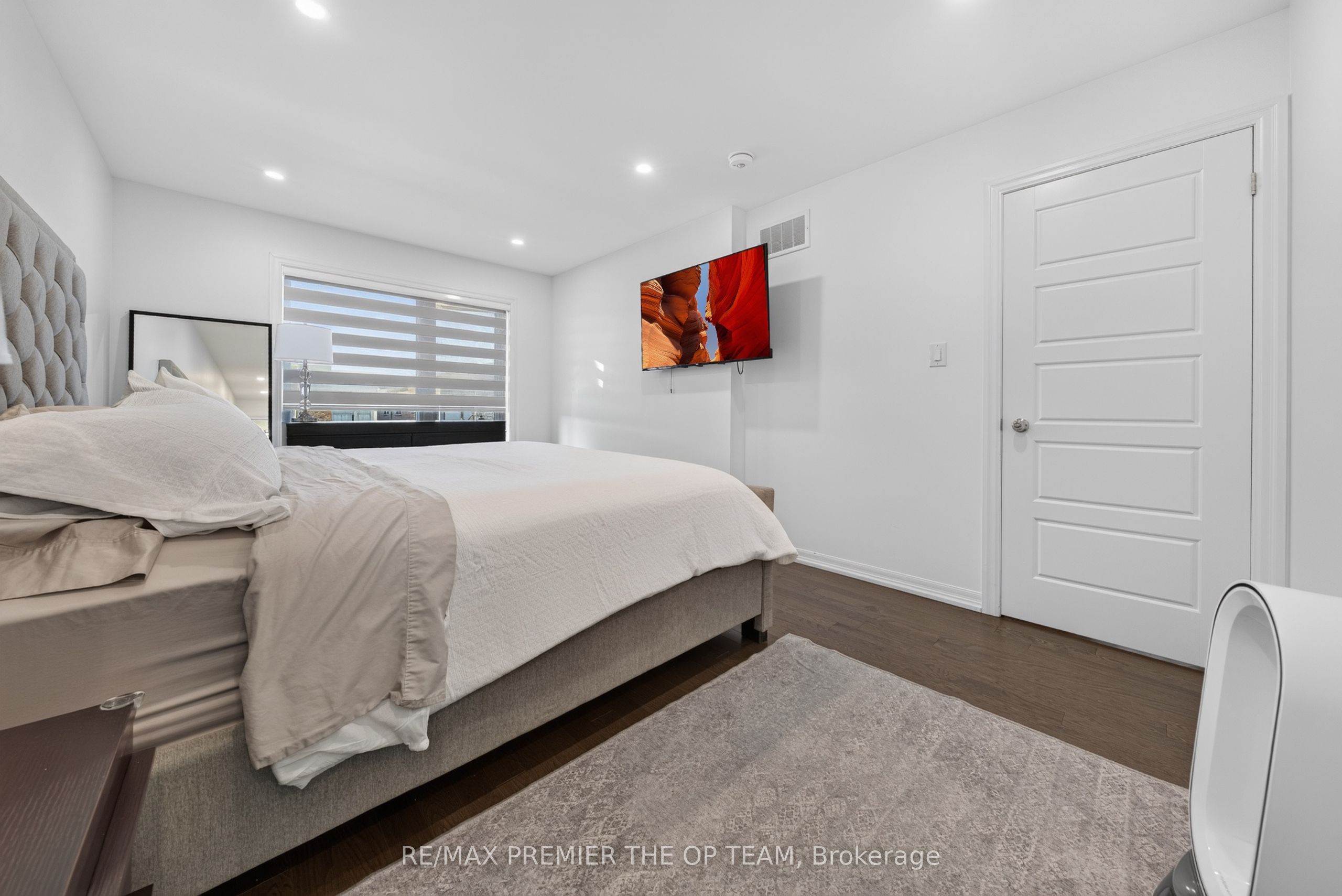 233 Vivant Street Property Photo 24