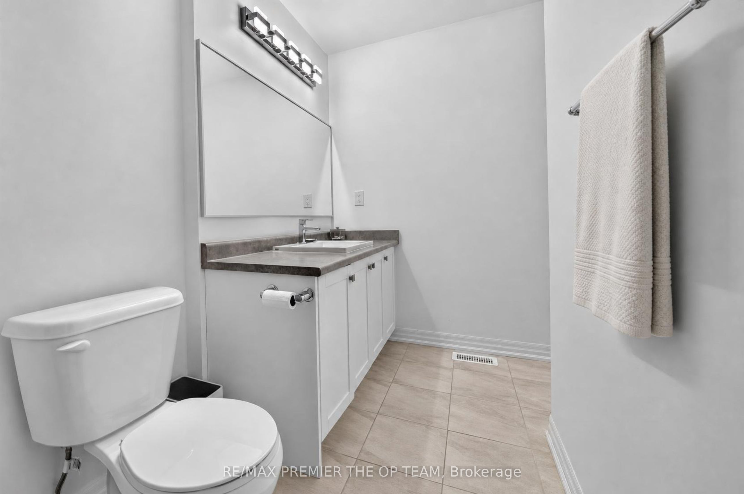 233 Vivant Street Property Photo 26
