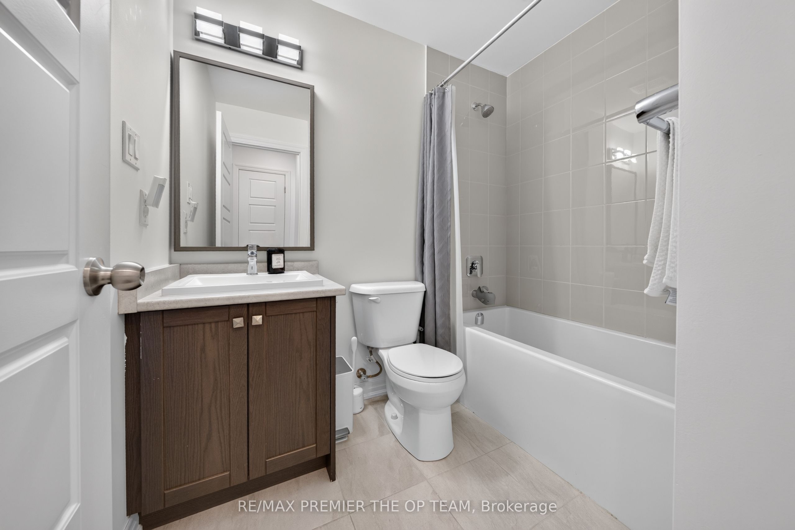 233 Vivant Street Property Photo 30