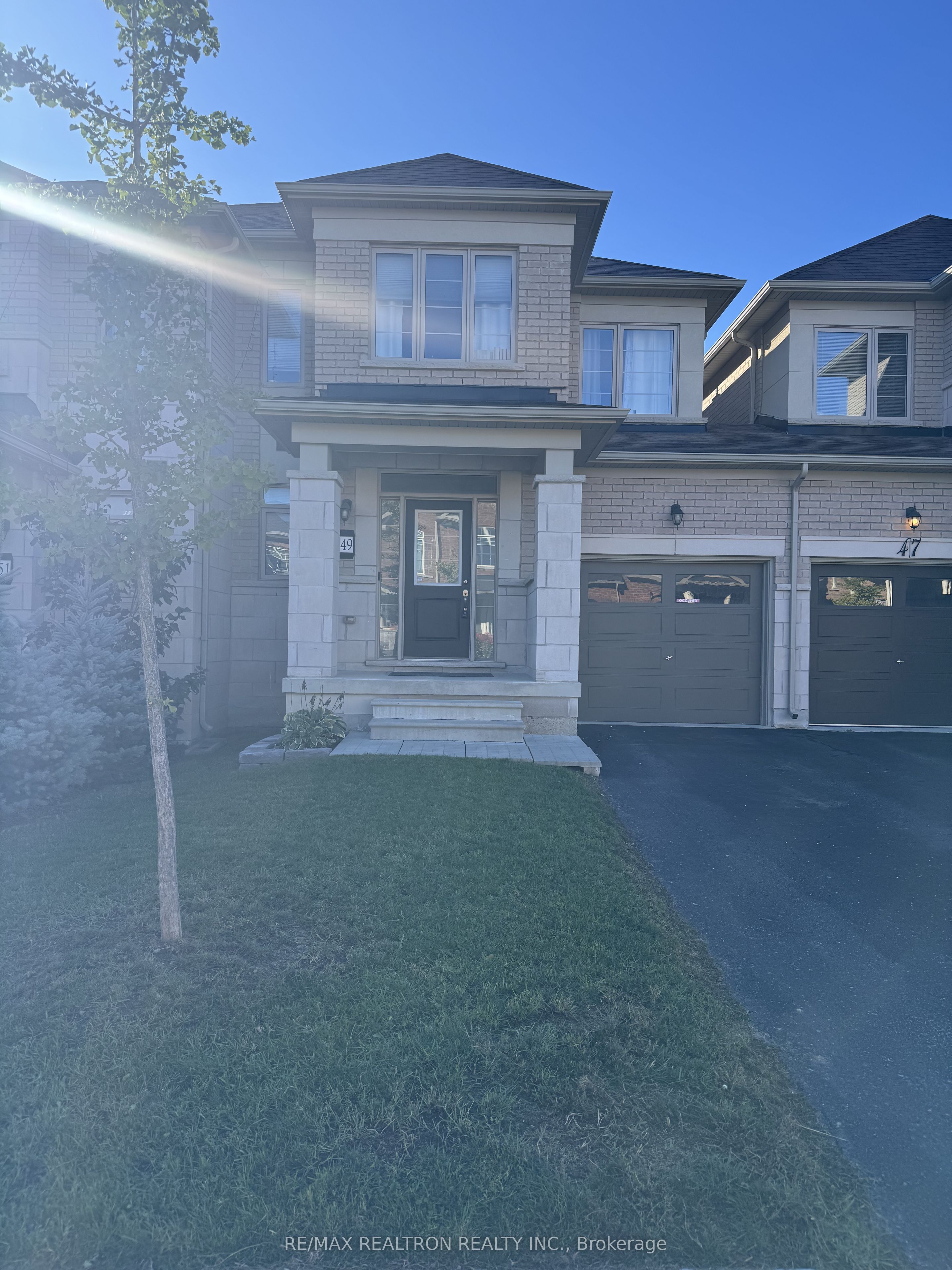 49 Mondial Crescent Property Photo 1