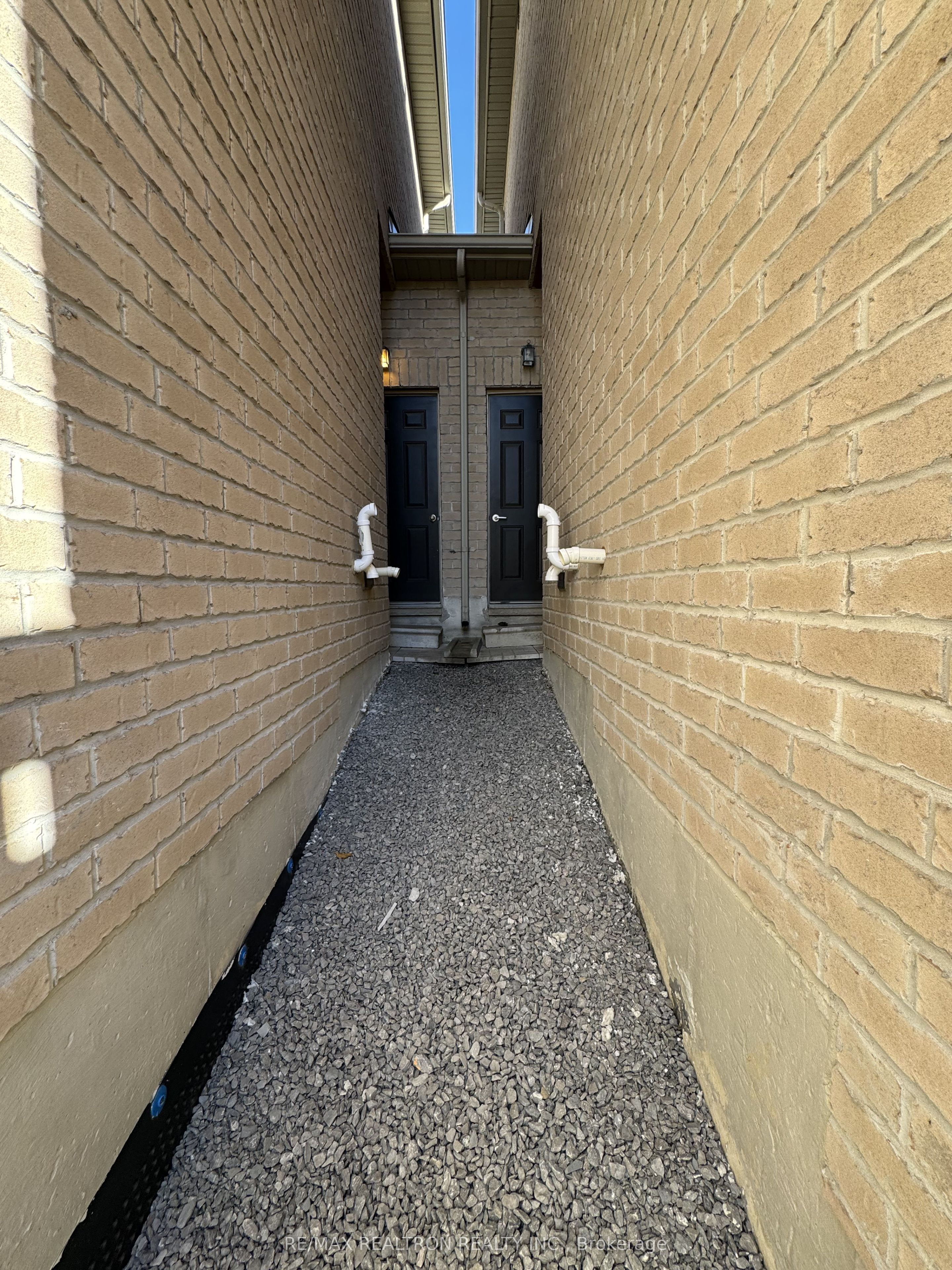 49 Mondial Crescent Property Photo 18