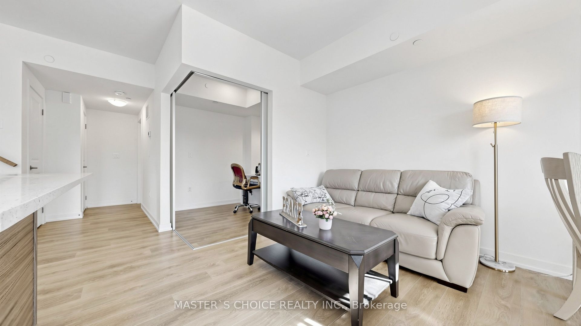 56 Elizabeth Street 1404 Property Photo 6