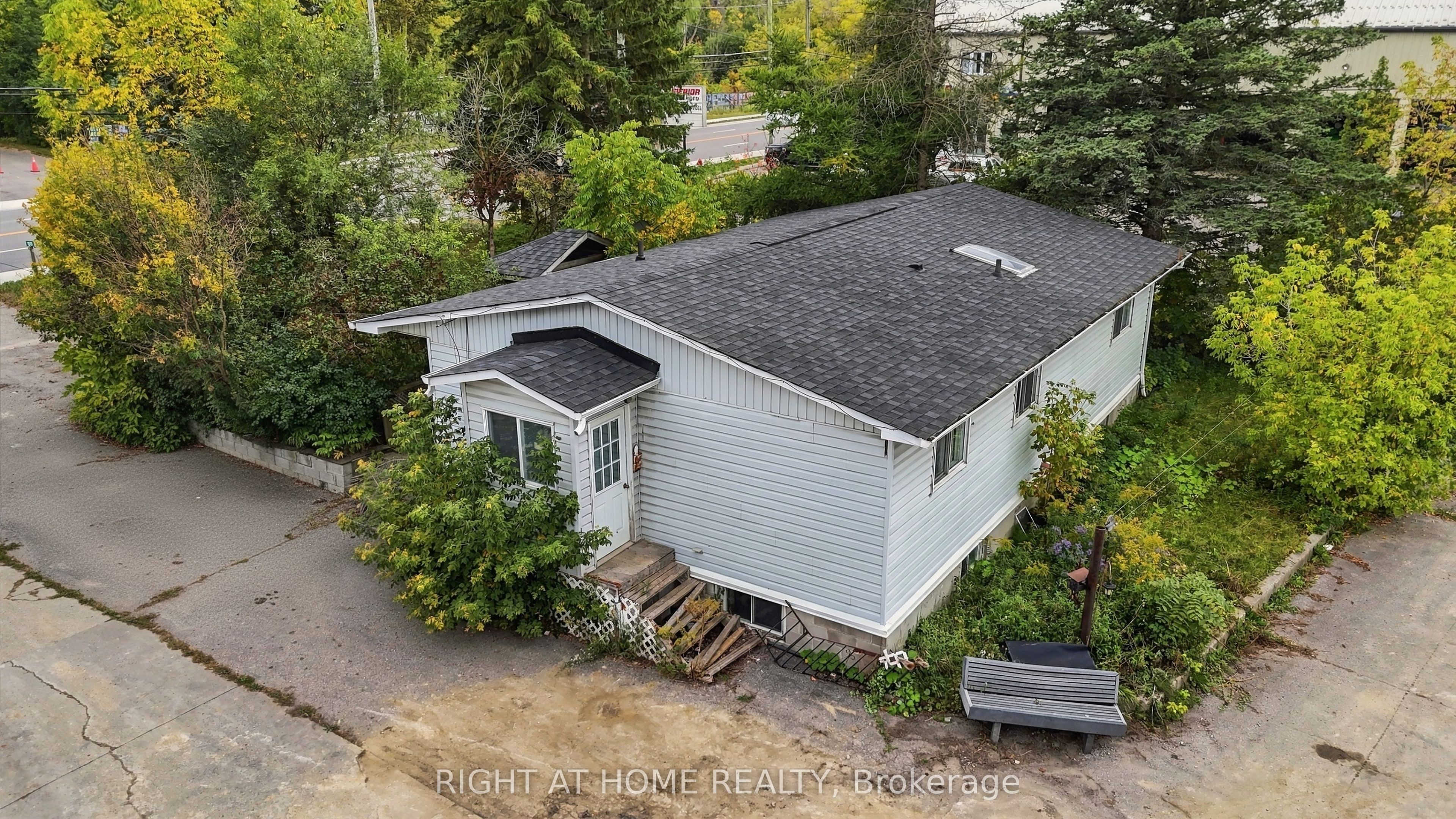 198 King Road Property Photo 1