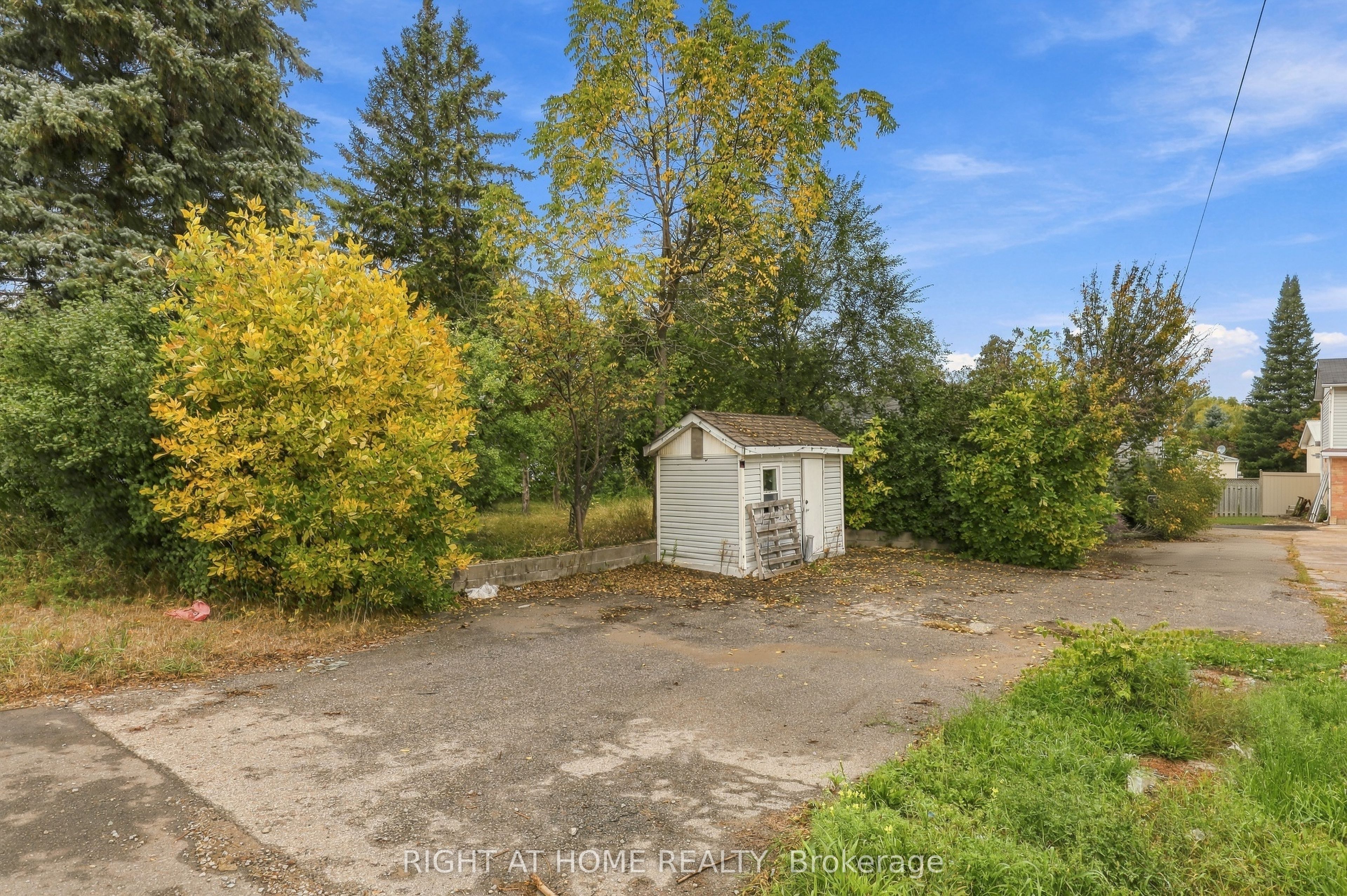 198 King Road Property Photo 3