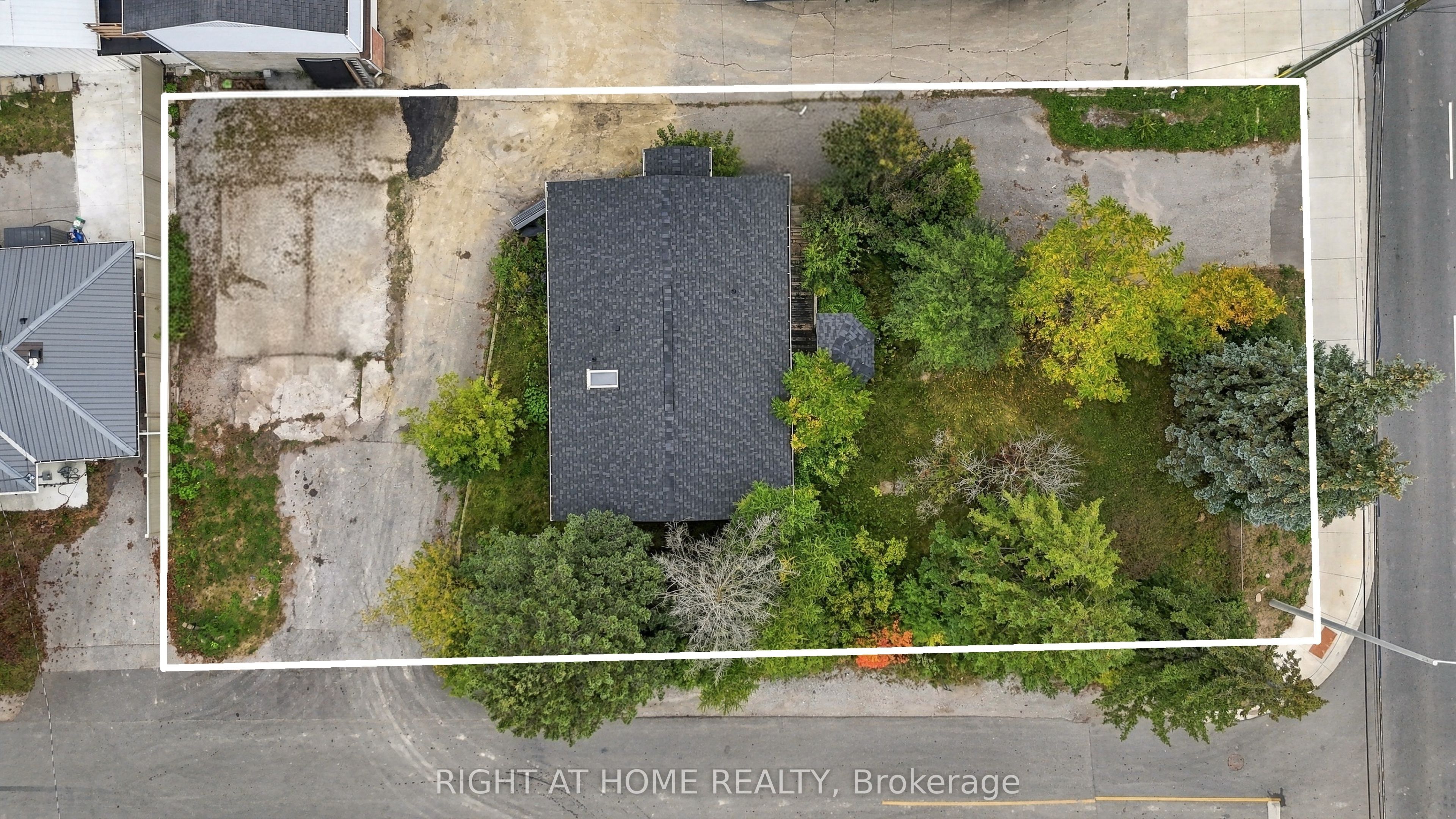 198 King Road Property Photo 4