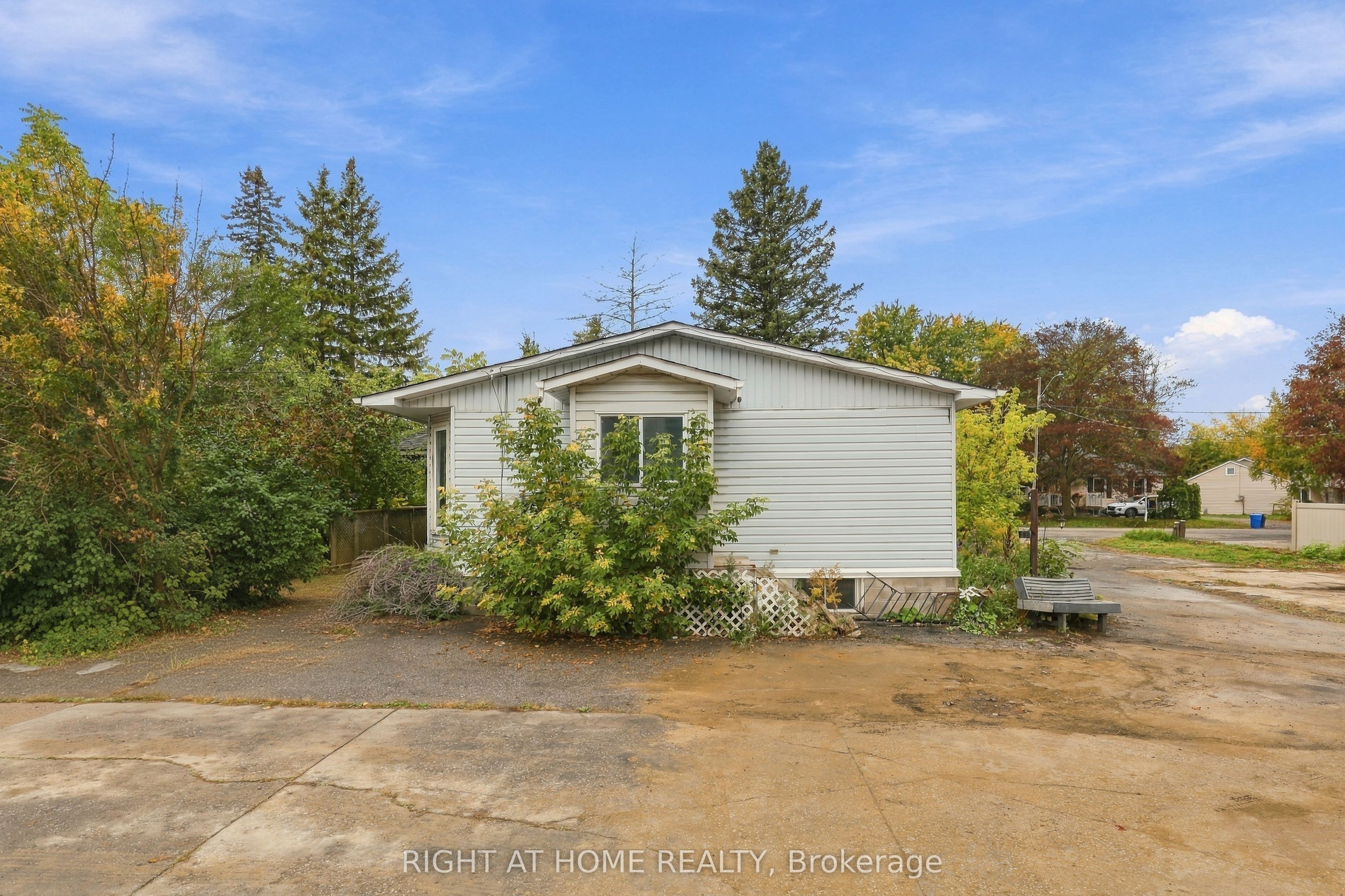 198 King Road Property Photo 12