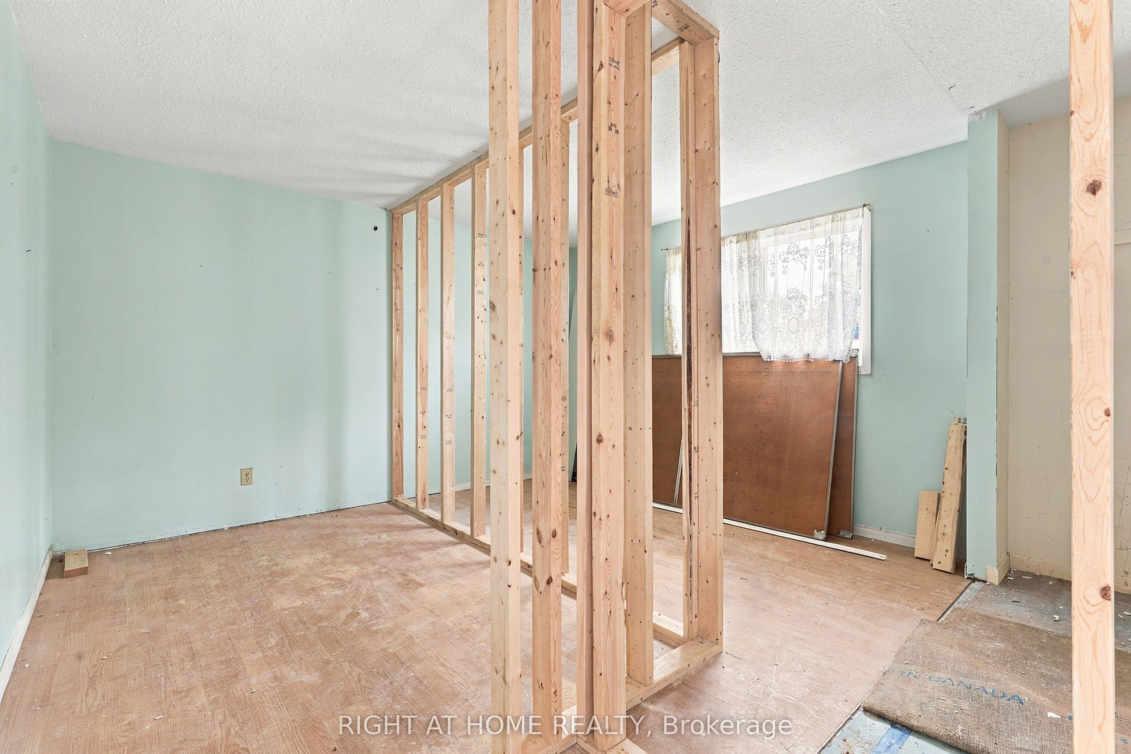 198 King Road Property Photo 17