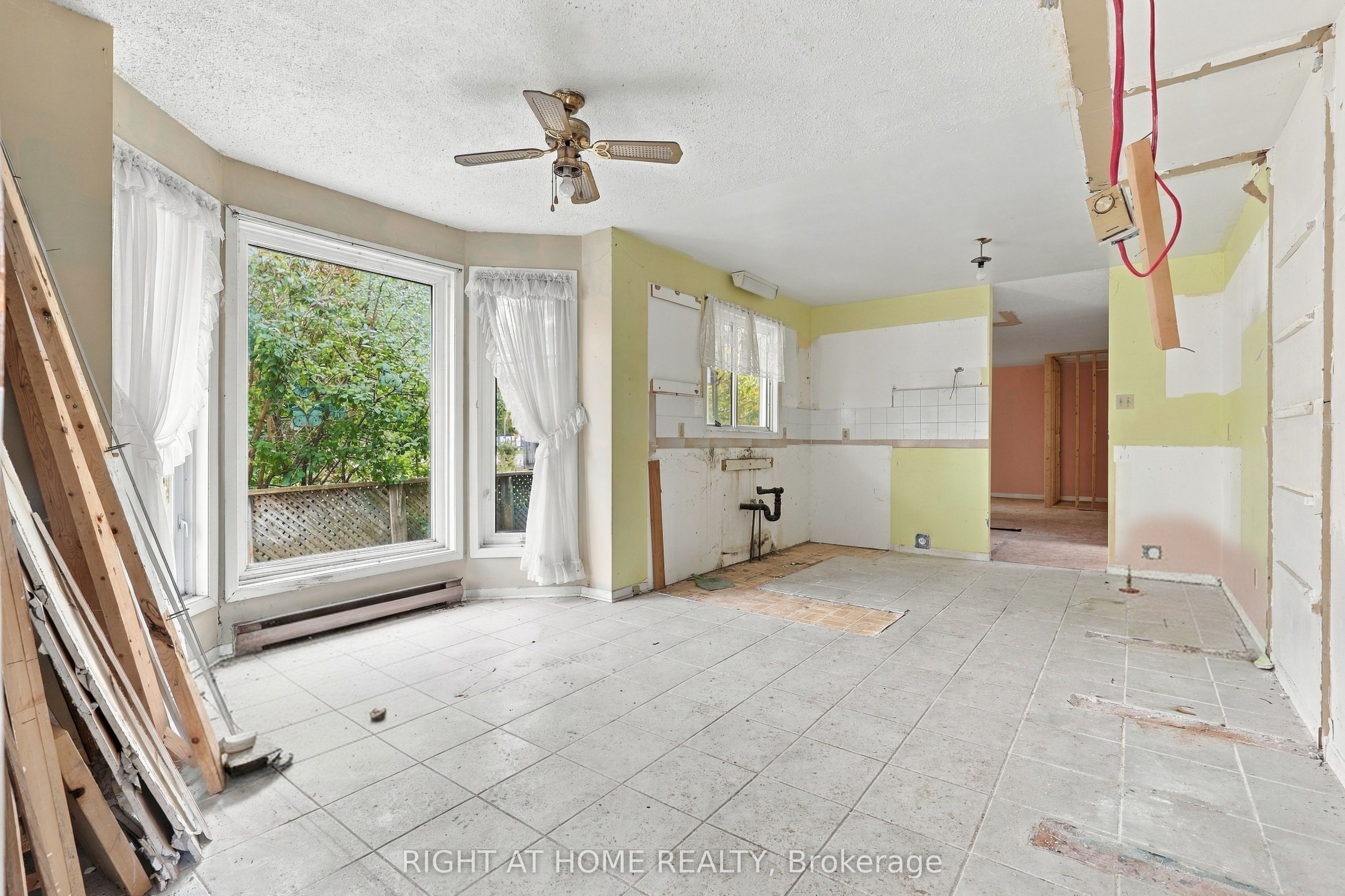 198 King Road Property Photo 23