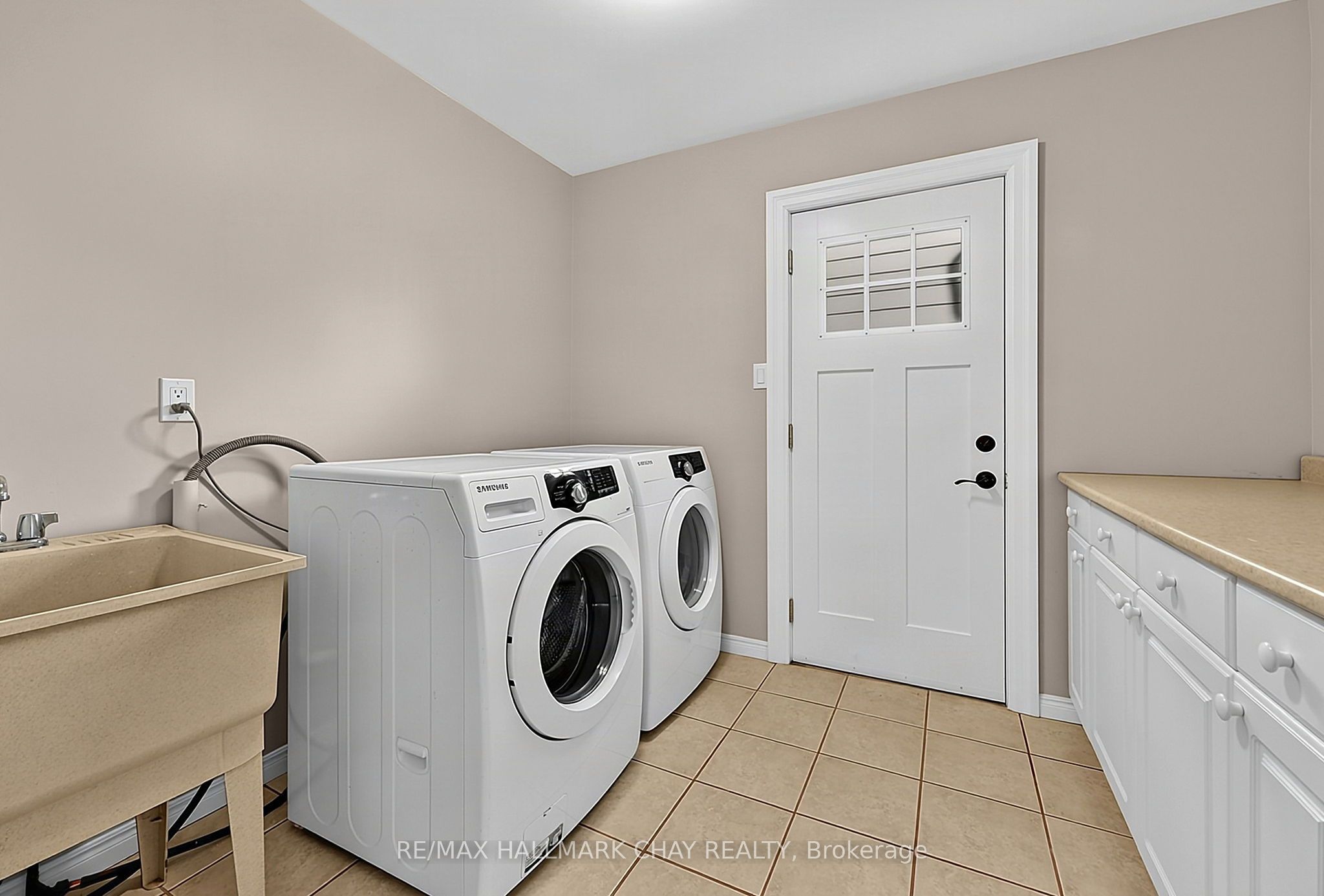 38 Imperial Crescent Property Photo 22