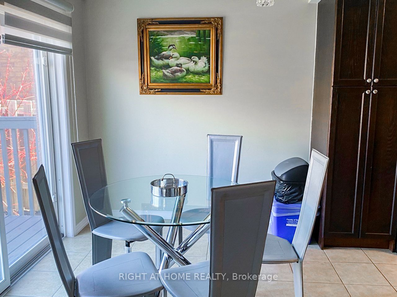 2099 Osbond Road Property Photo 10